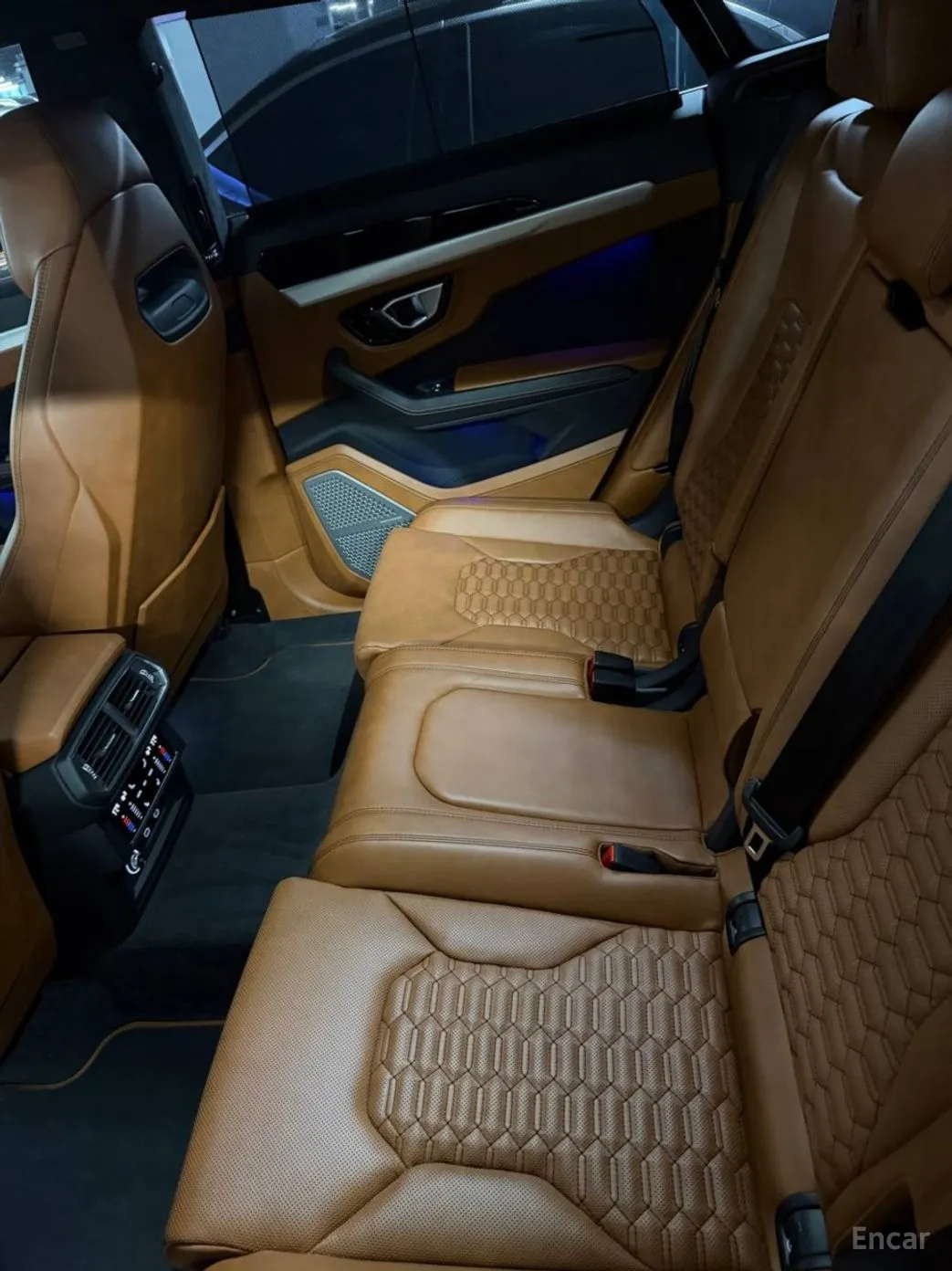 Lamborghini Urus превью 16