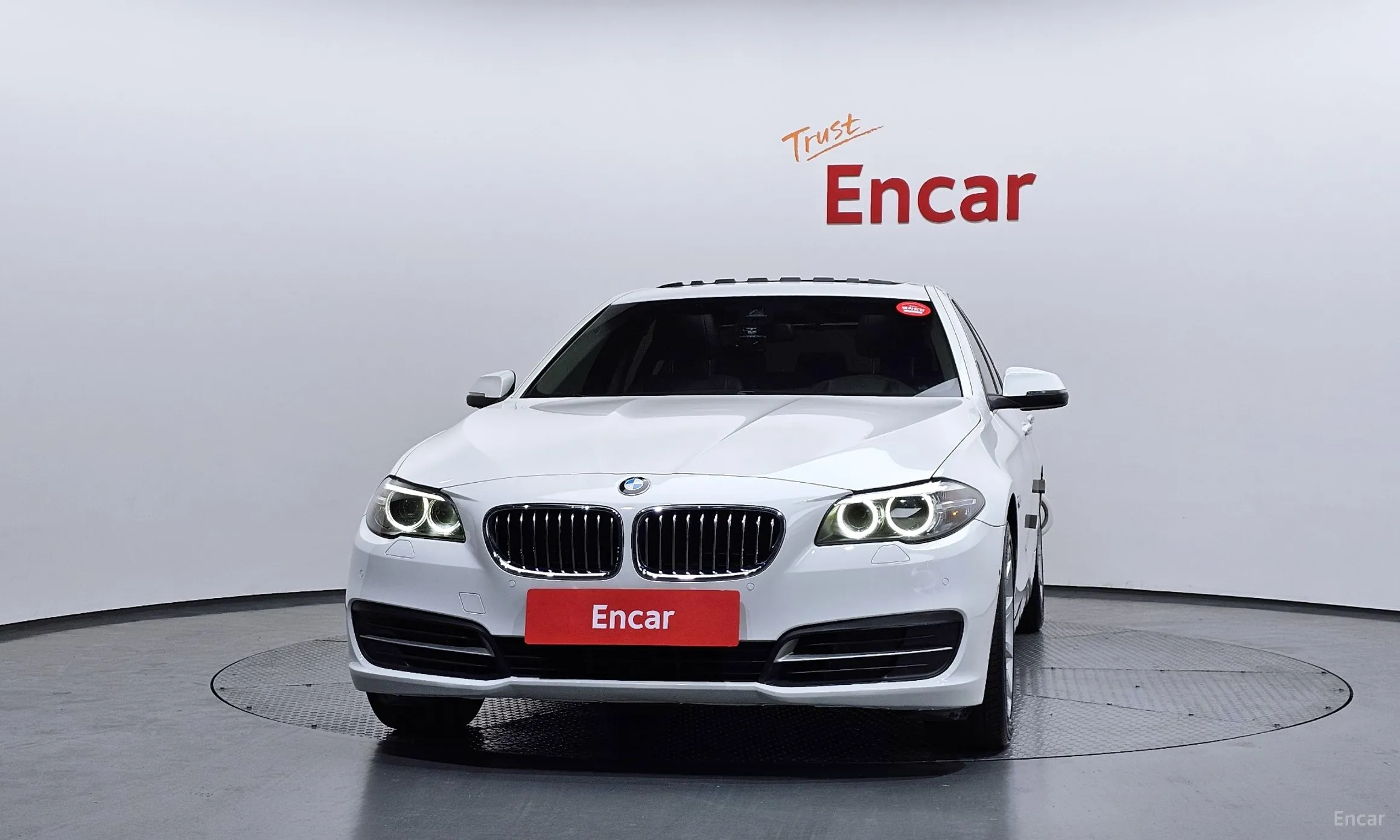 BMW 5 Series (F10) превью 3