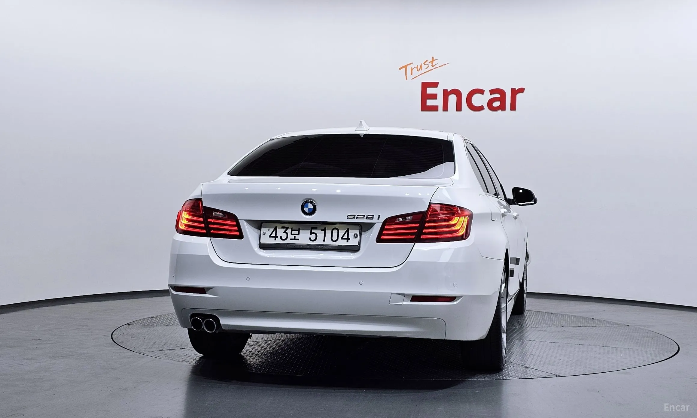 BMW 5 Series (F10) превью 4