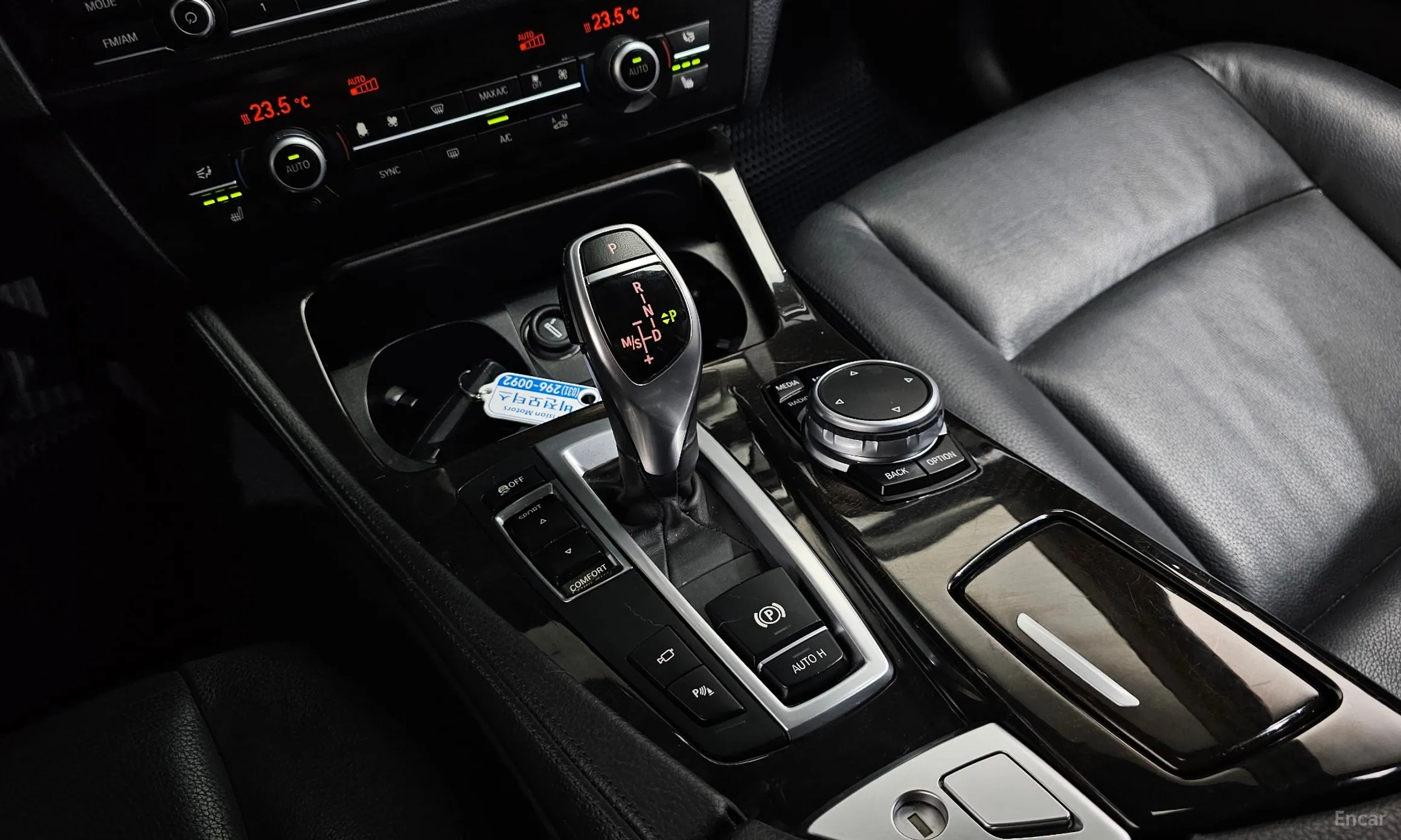 BMW 5 Series (F10) превью 9