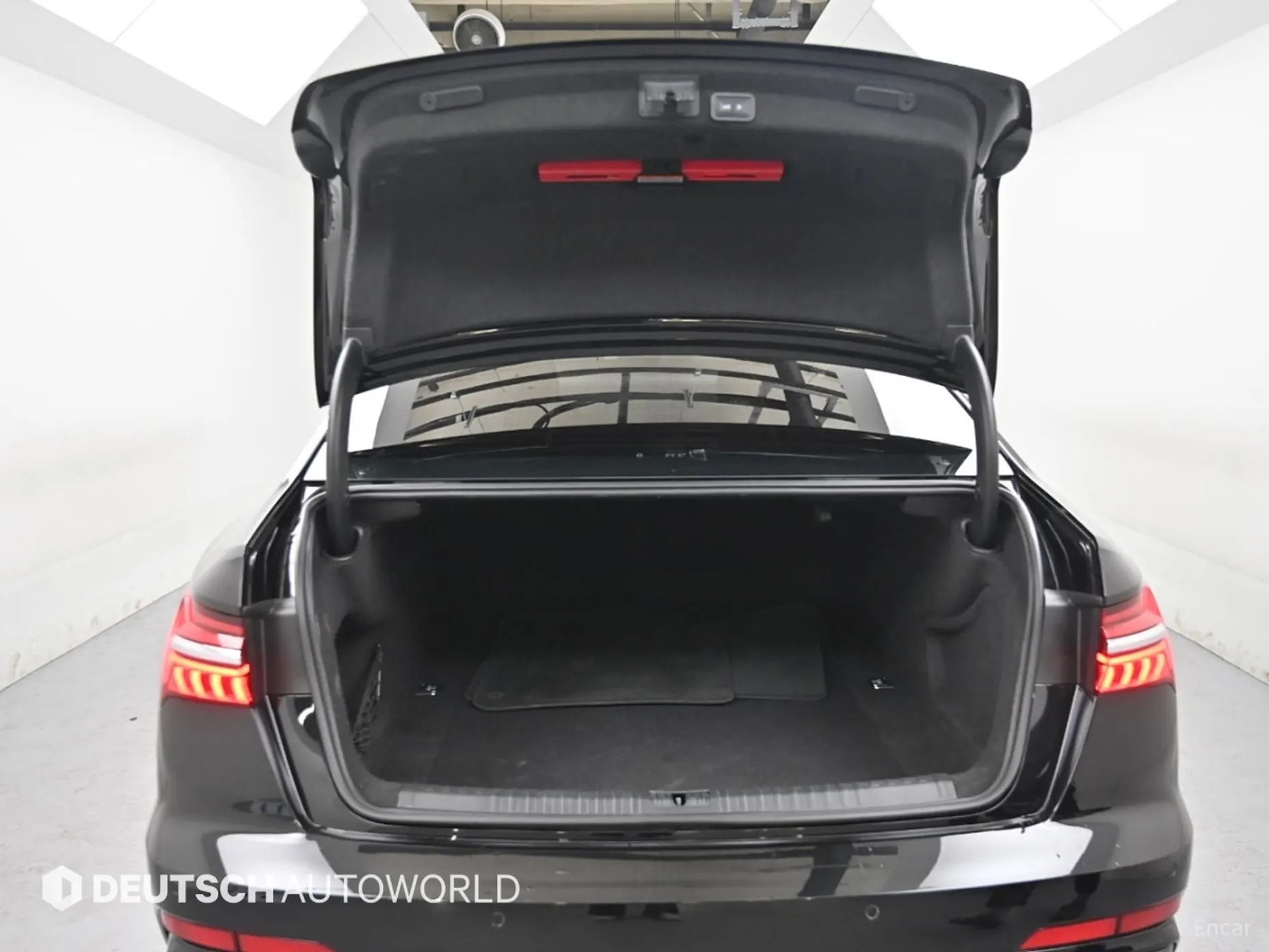 Audi A6 (C8) превью 19