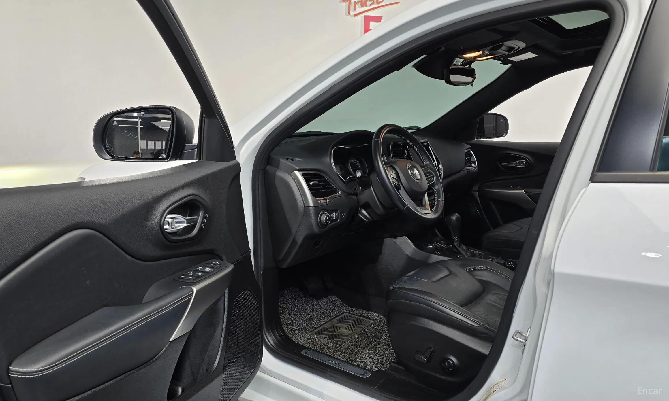 Jeep Cherokee (KL) превью 10