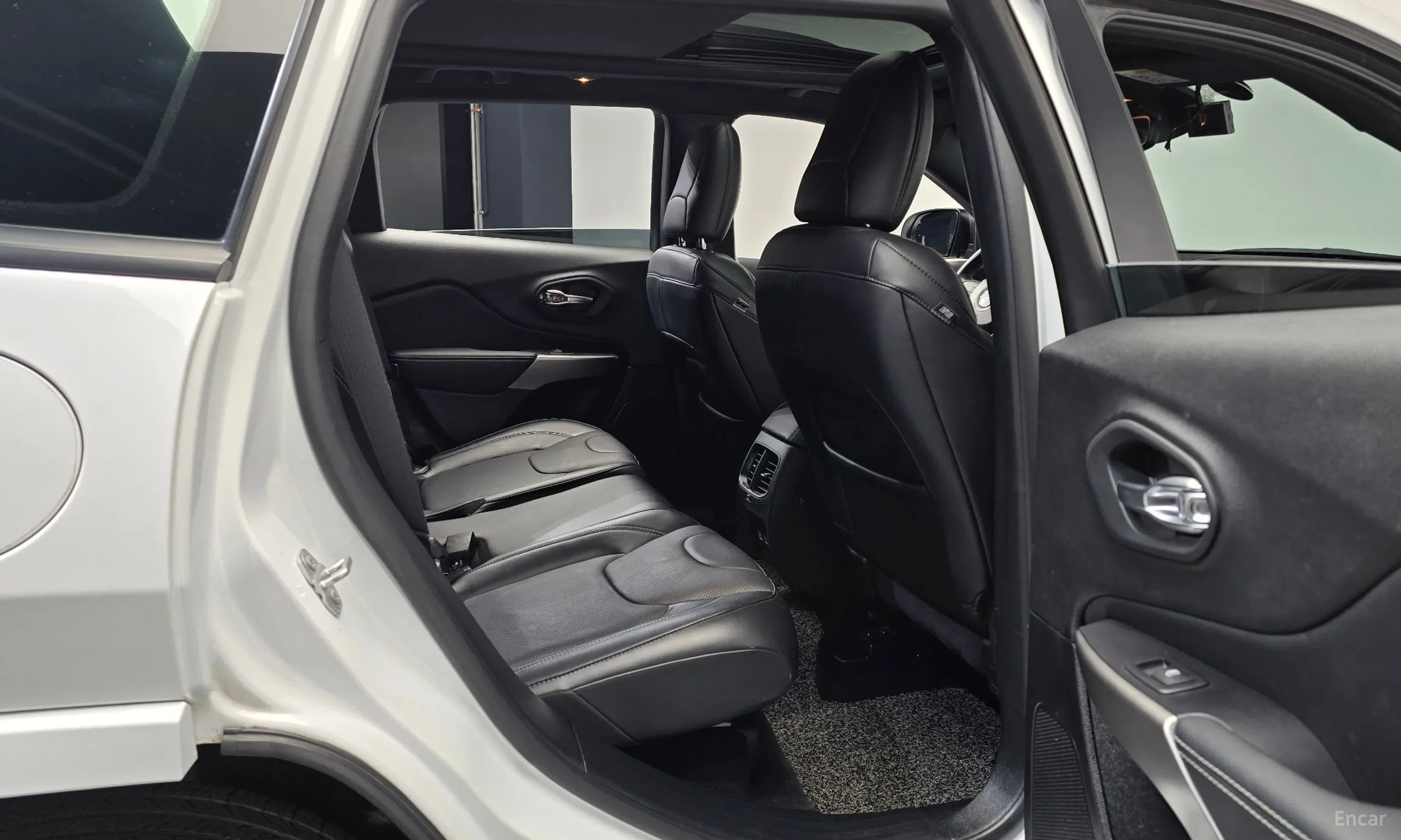 Jeep Cherokee (KL) превью 12