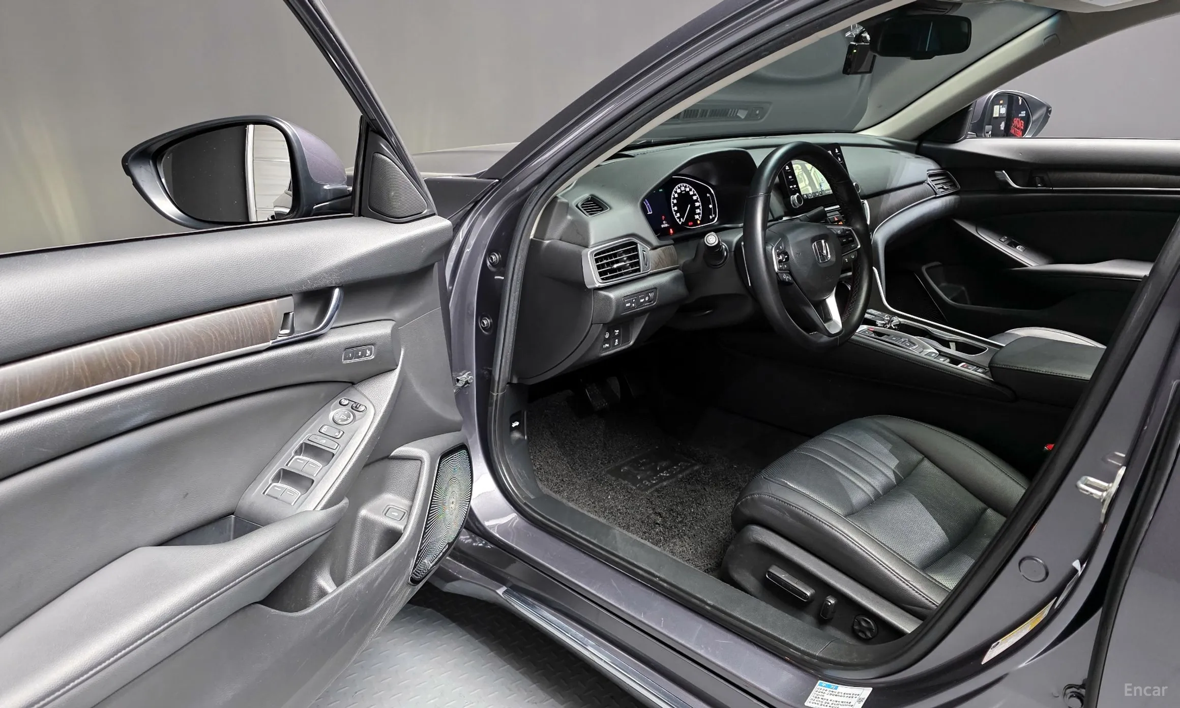 Honda Accord 10th Generation превью 10