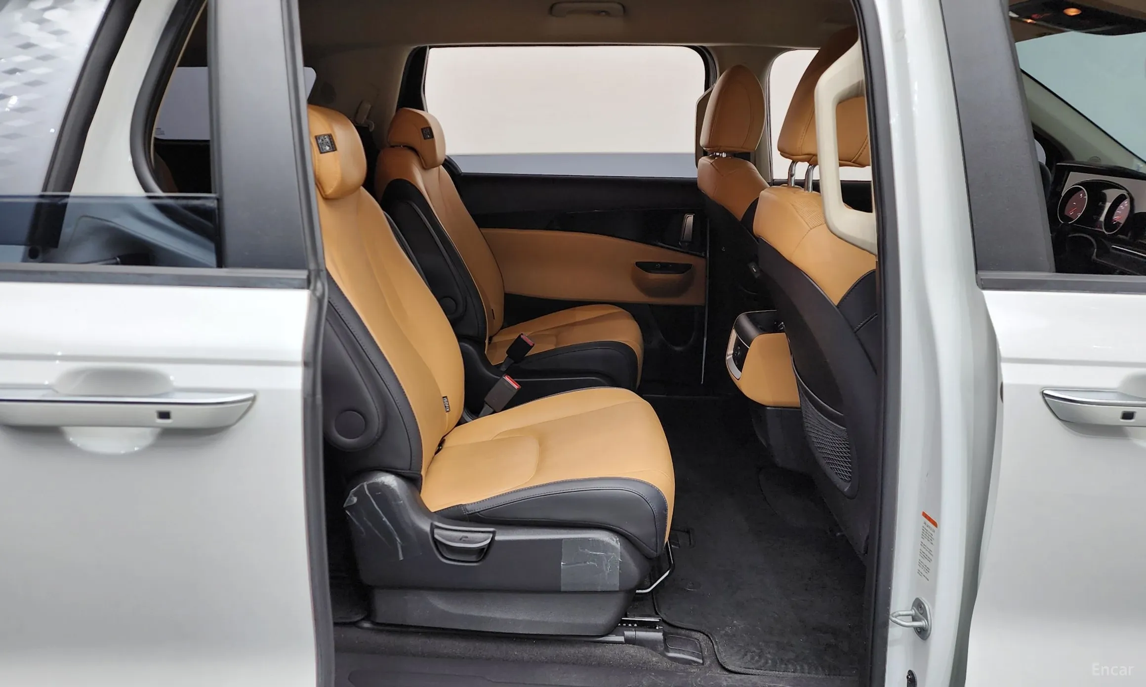 Kia Carnival Gen 4 превью 12