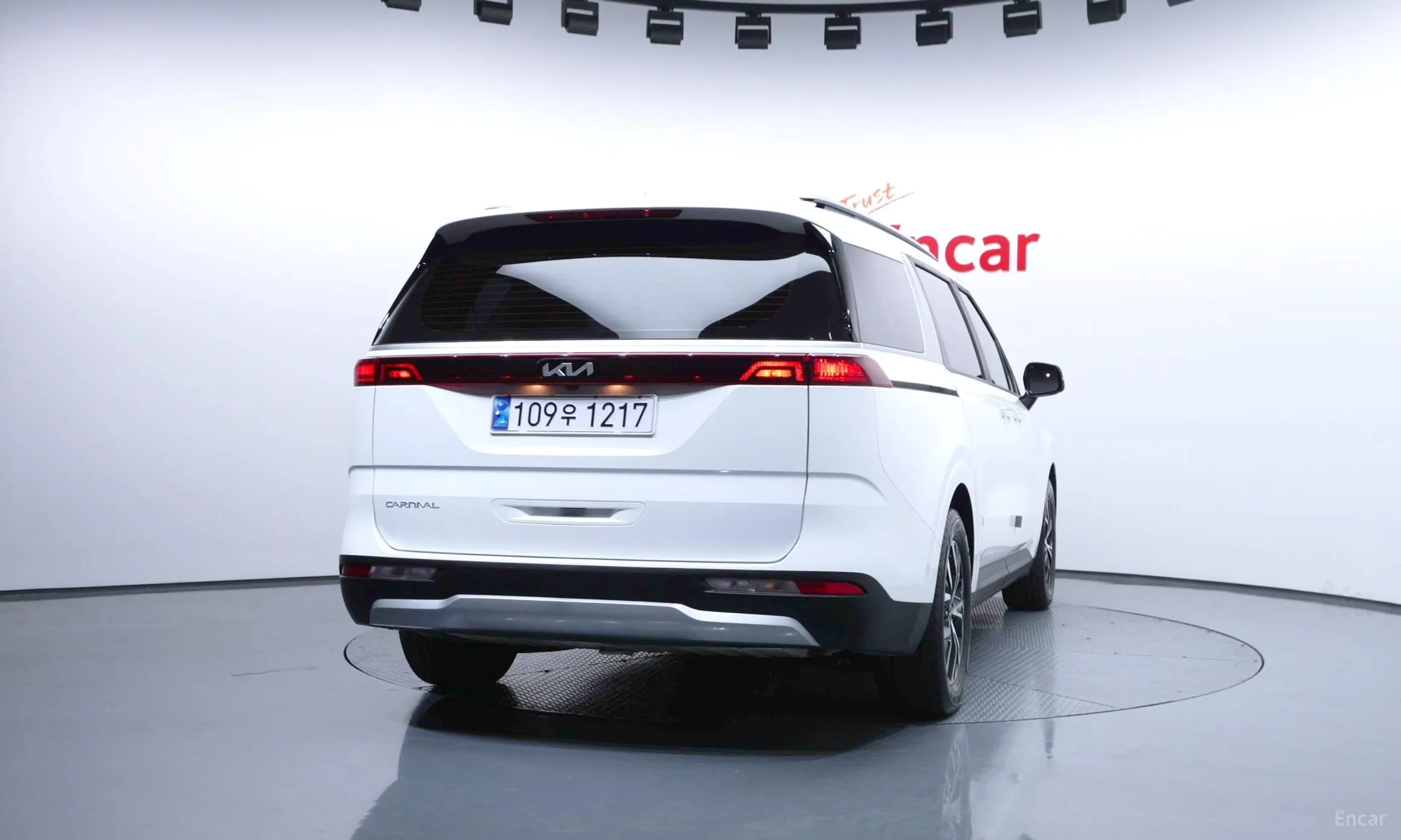 Kia Carnival Gen 4 превью 4