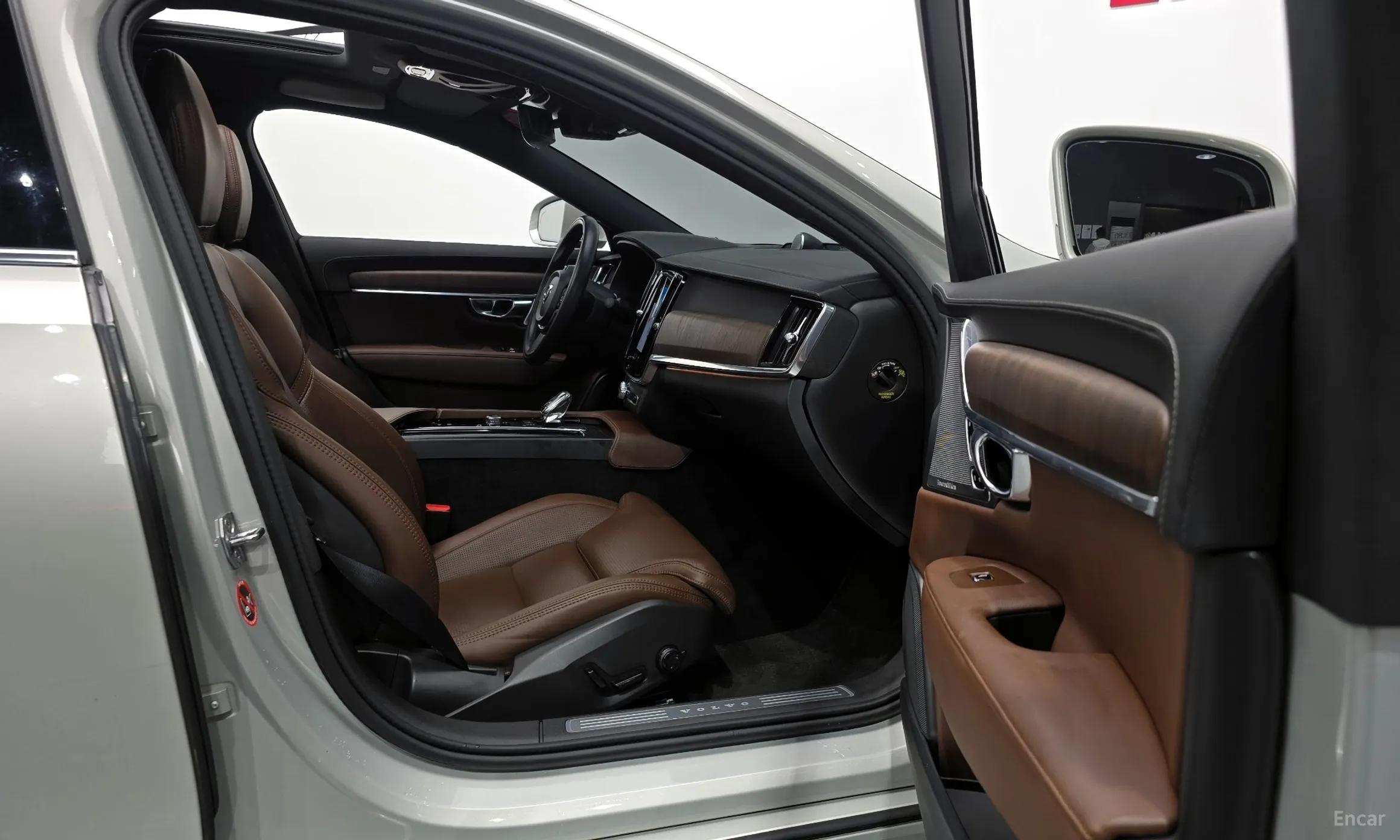 Volvo S90 превью 10