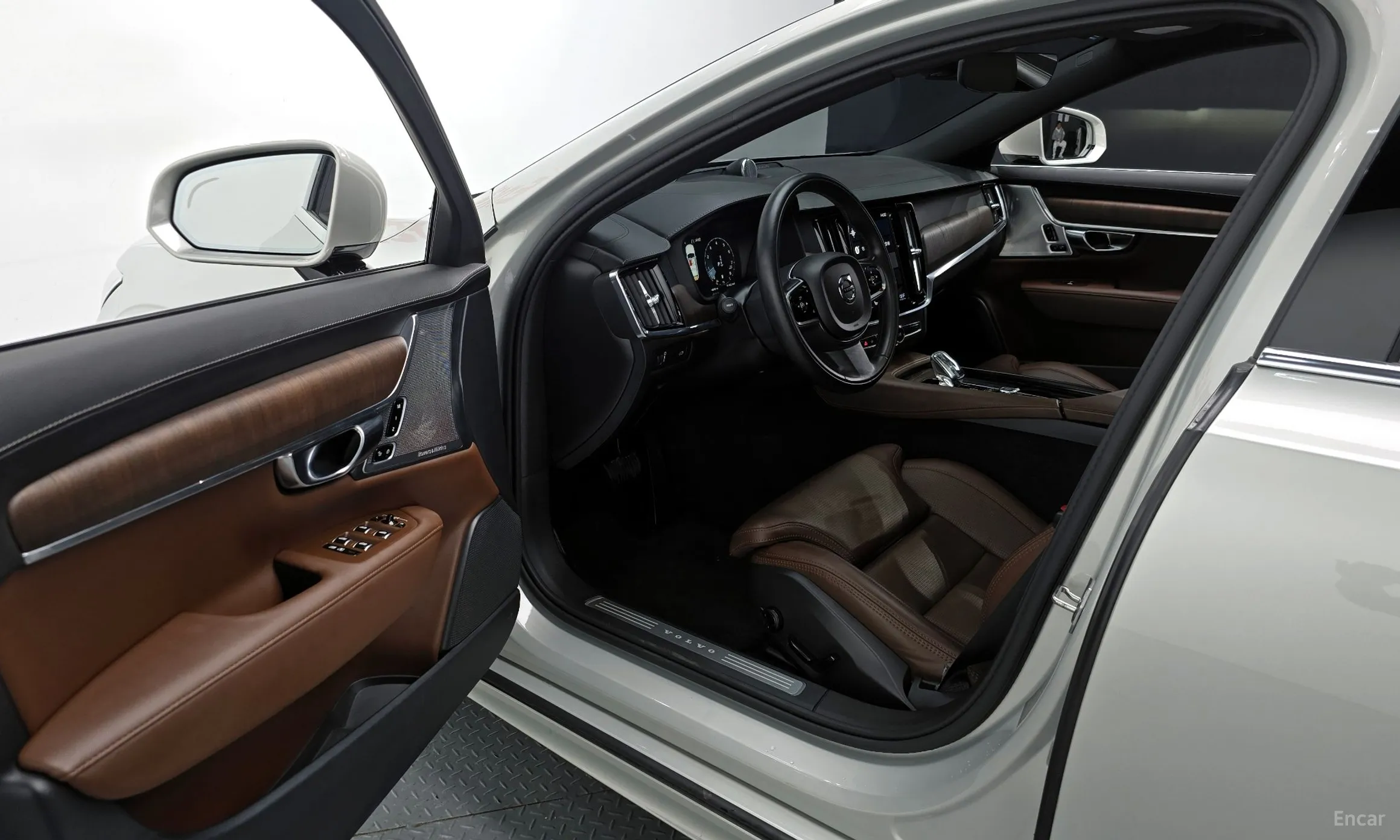 Volvo S90 превью 11