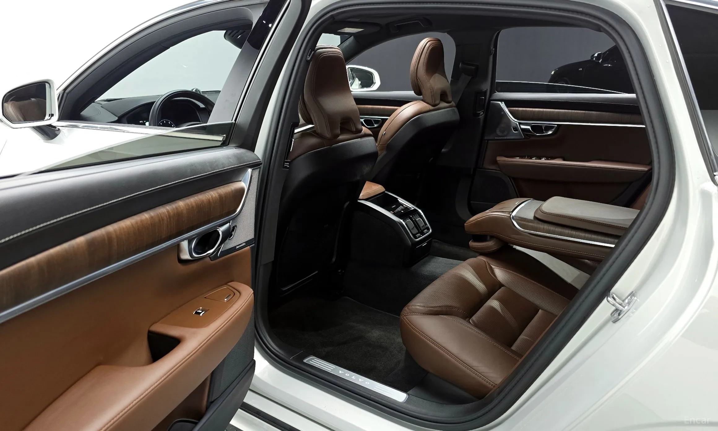 Volvo S90 превью 12