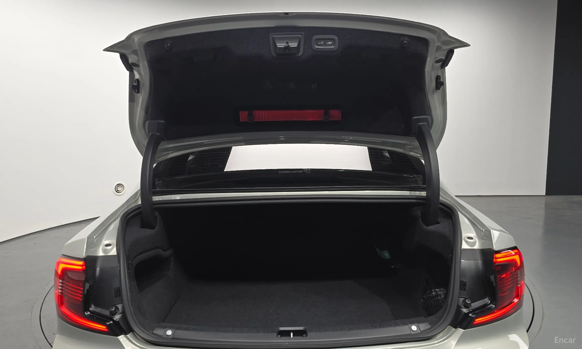 Volvo S90 превью 20