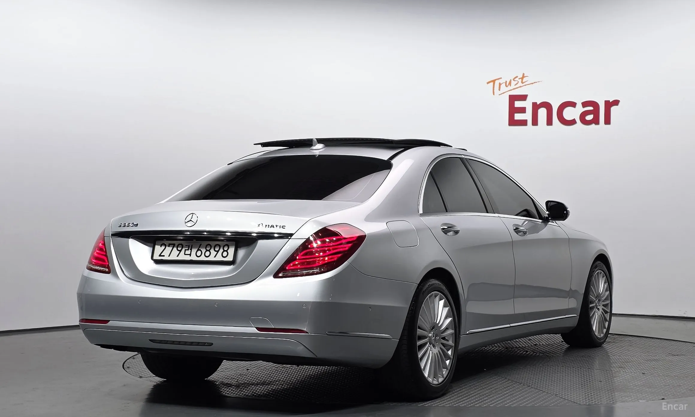 Mercedes Benz S-Class W222