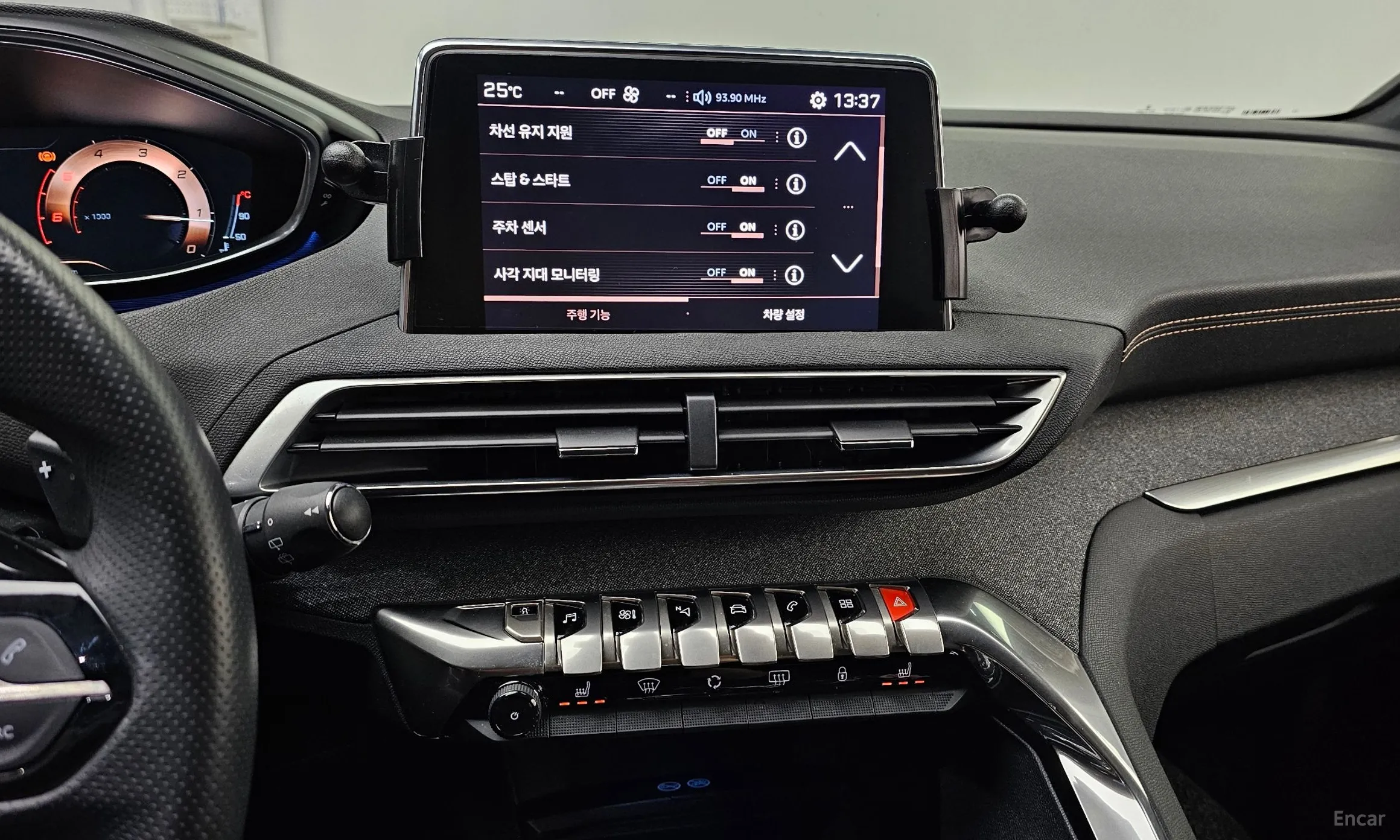 Peugeot 3008 2nd generation превью 14