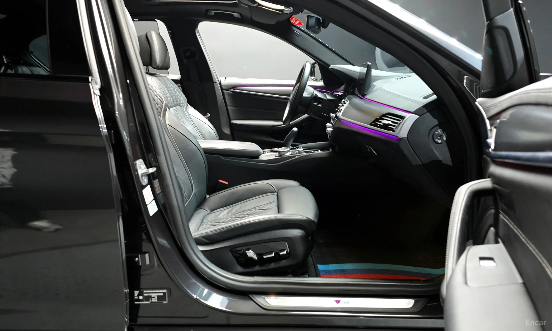 BMW 5 Series (G30) превью 10
