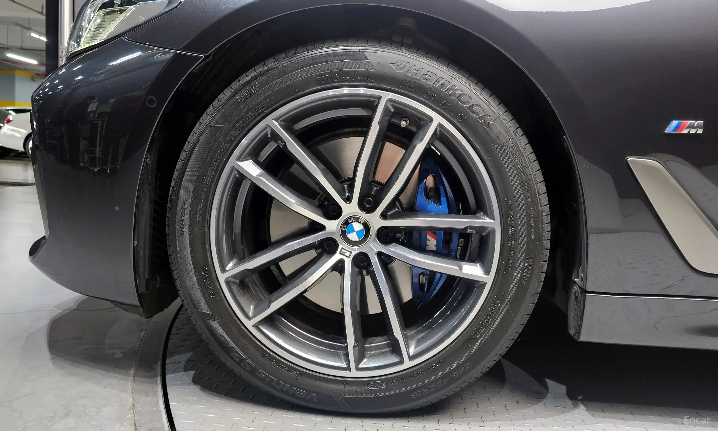 BMW 5 Series (G30) превью 5
