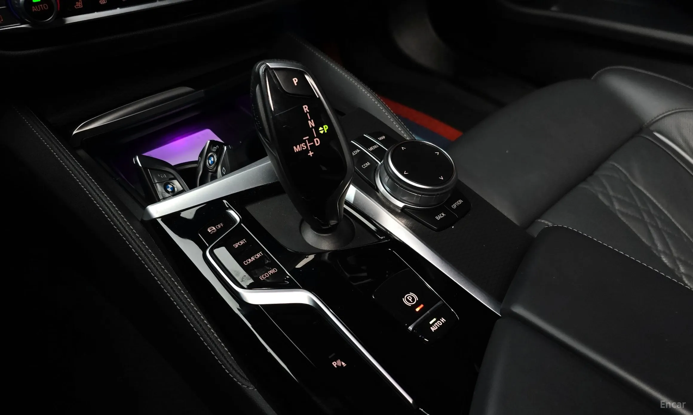 BMW 5 Series (G30) превью 9
