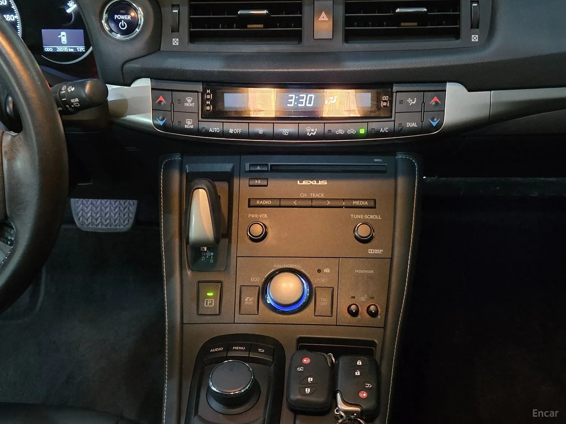 Lexus CT200h превью 13