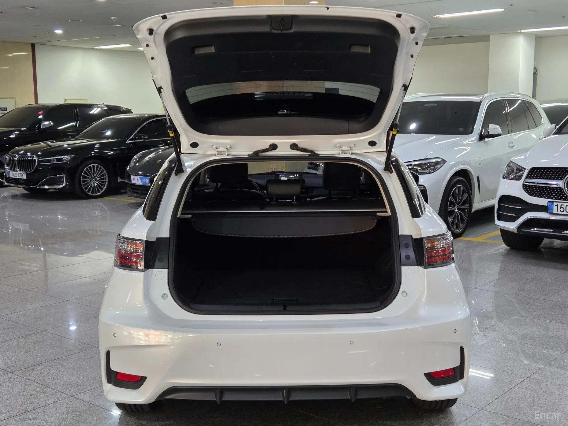 Lexus CT200h превью 19