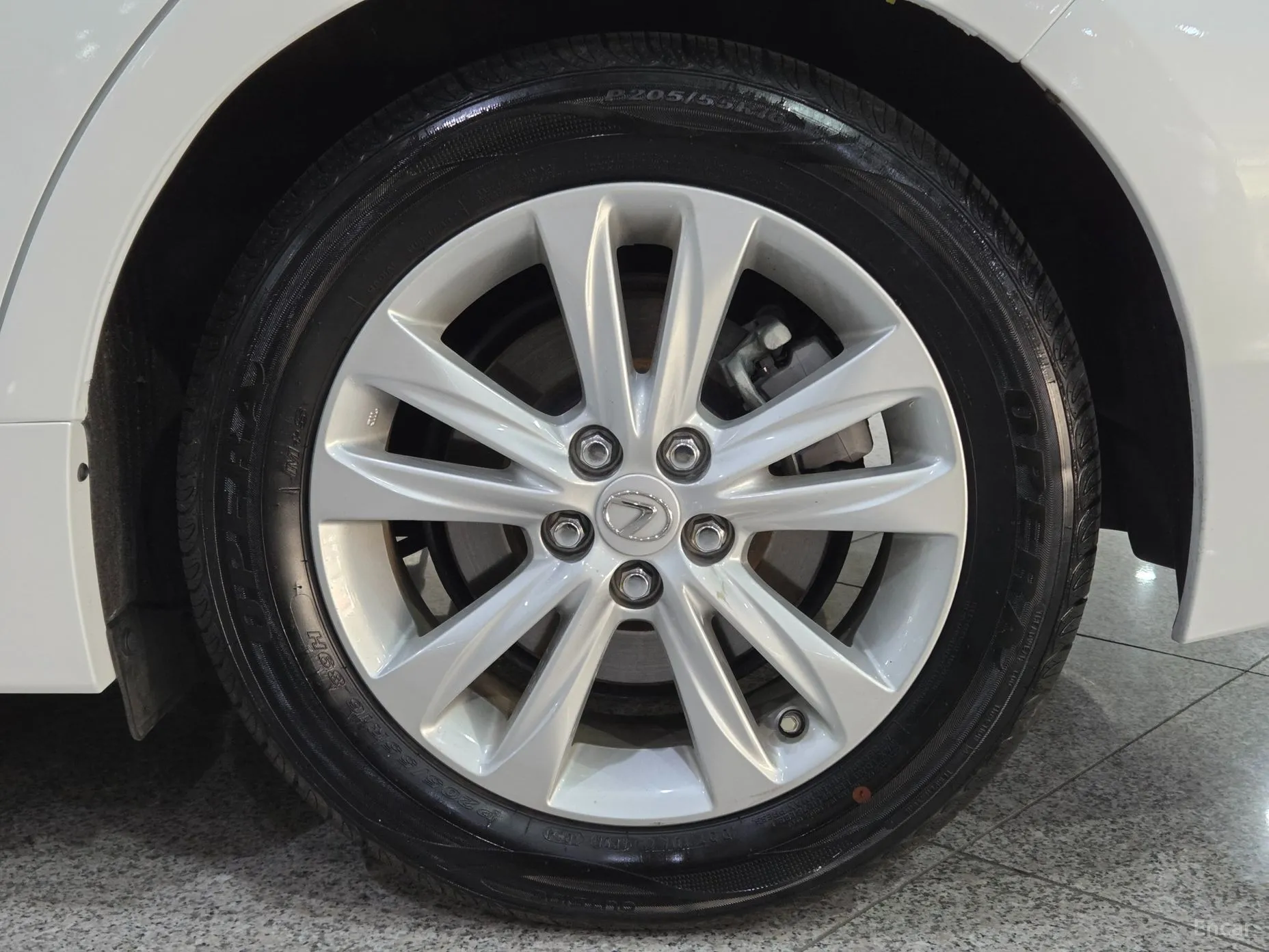 Lexus CT200h превью 20
