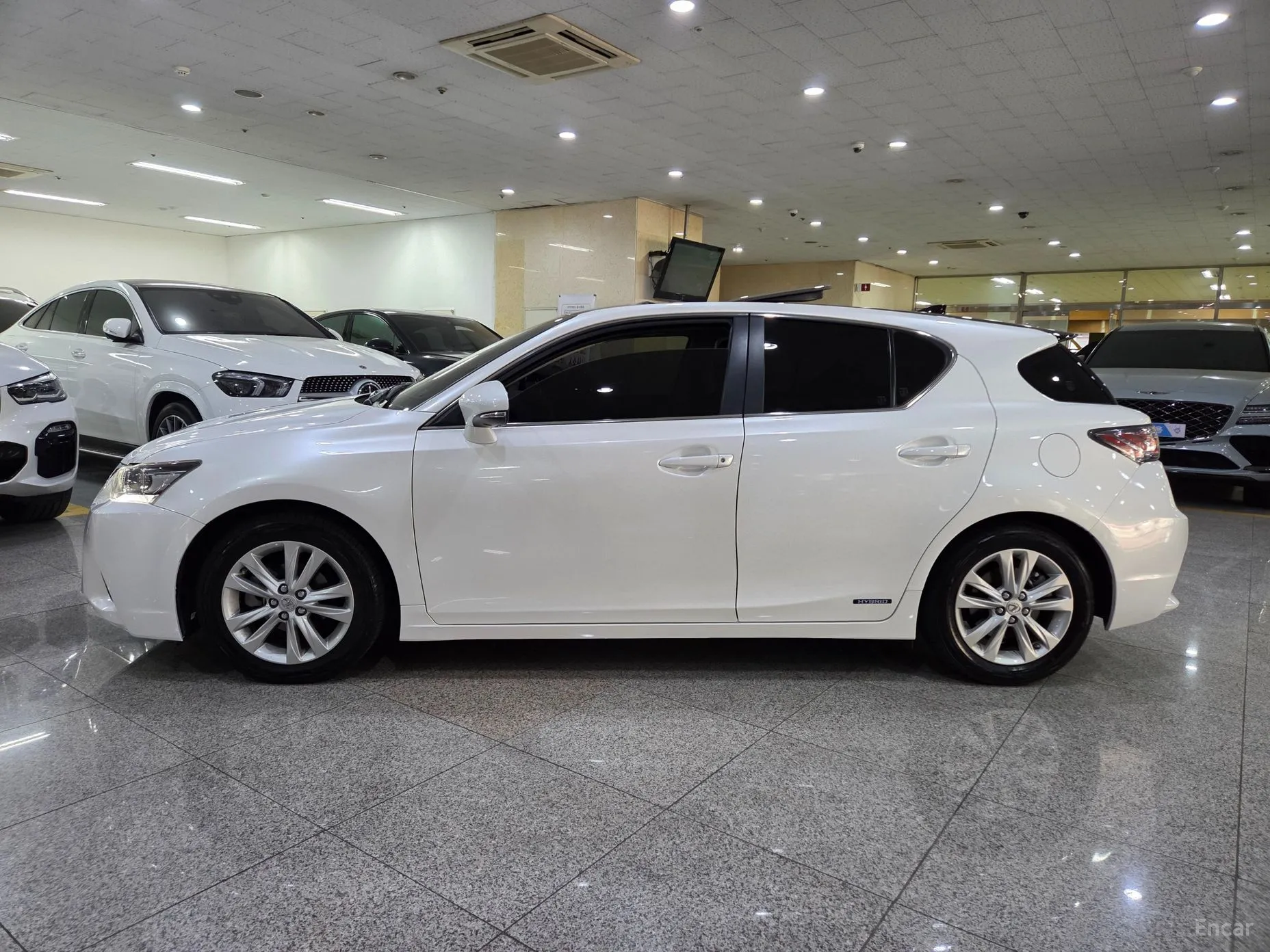 Lexus CT200h превью 3