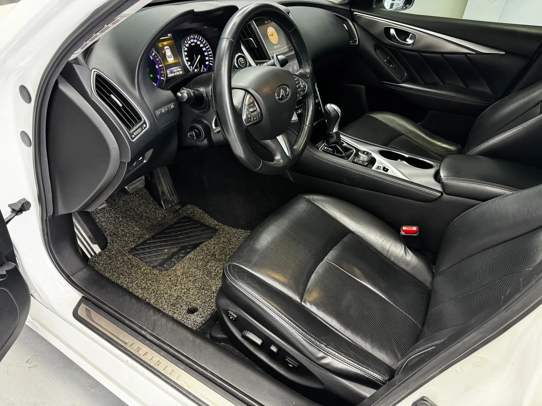 Infiniti Q50 превью 10