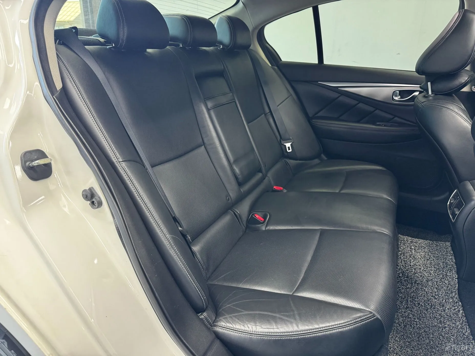 Infiniti Q50 превью 19