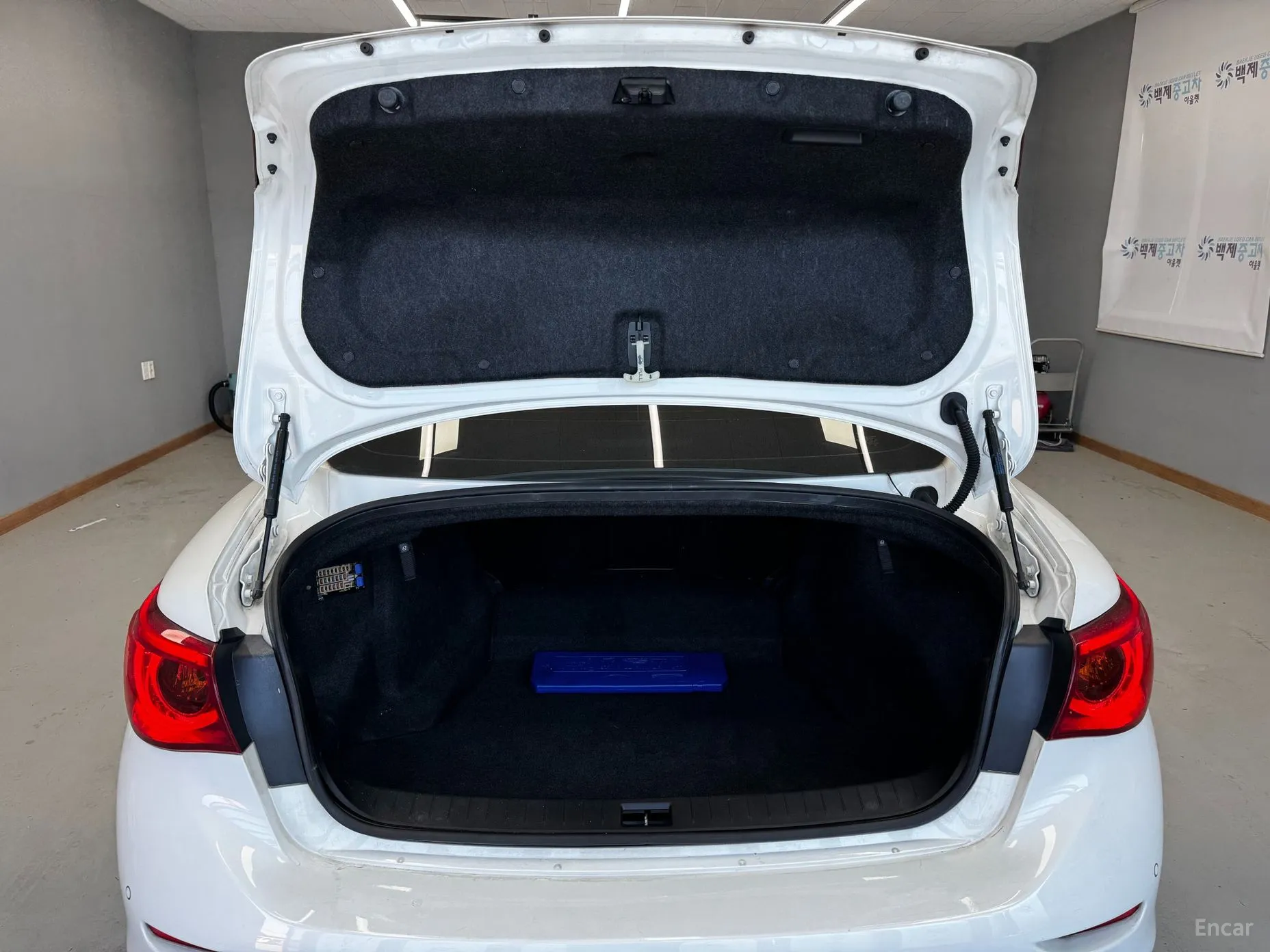 Infiniti Q50 превью 20