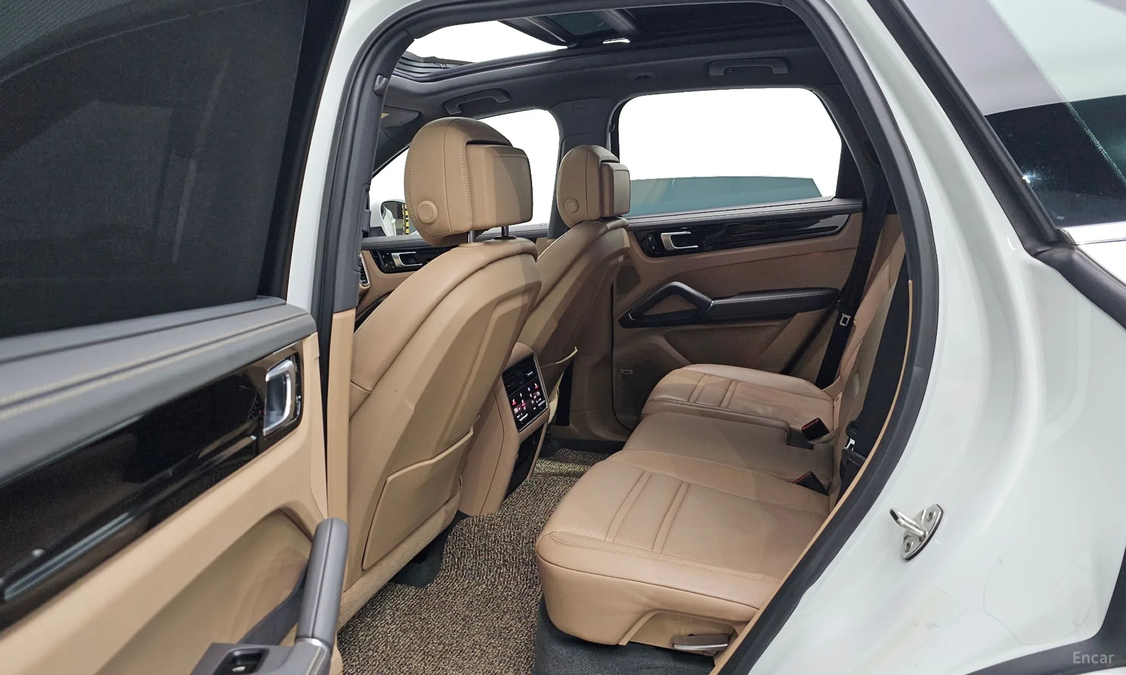 Porsche Cayenne (PO536) превью 12
