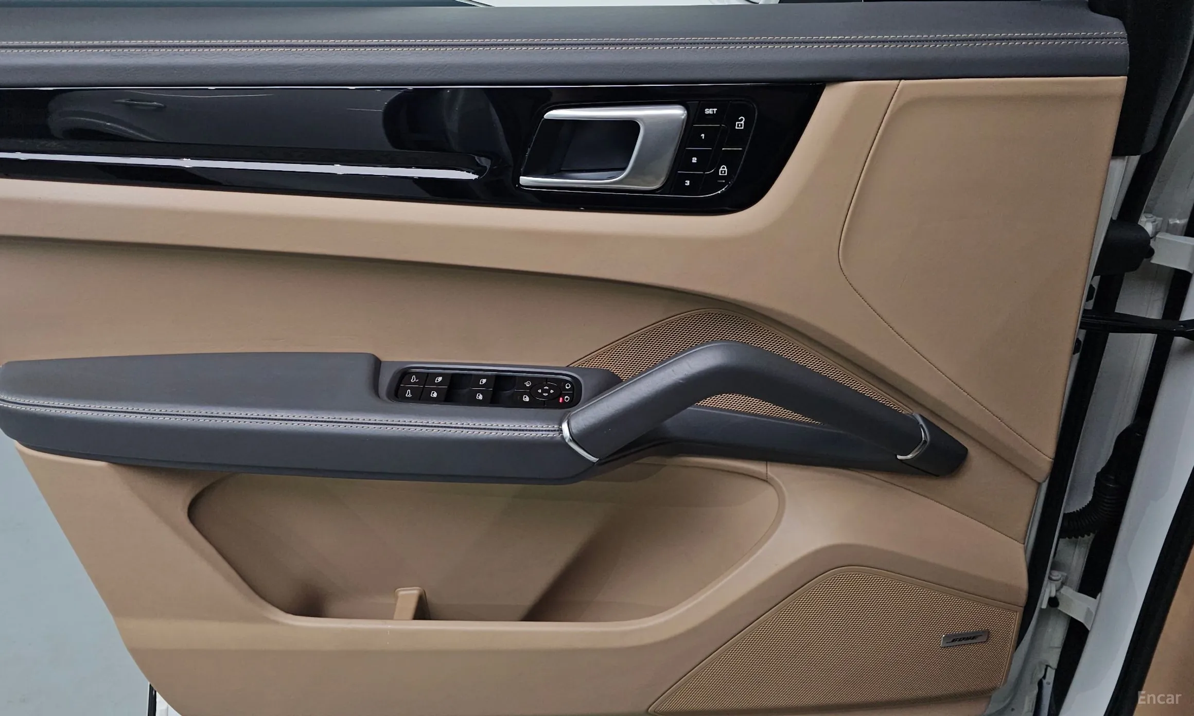 Porsche Cayenne (PO536) превью 17