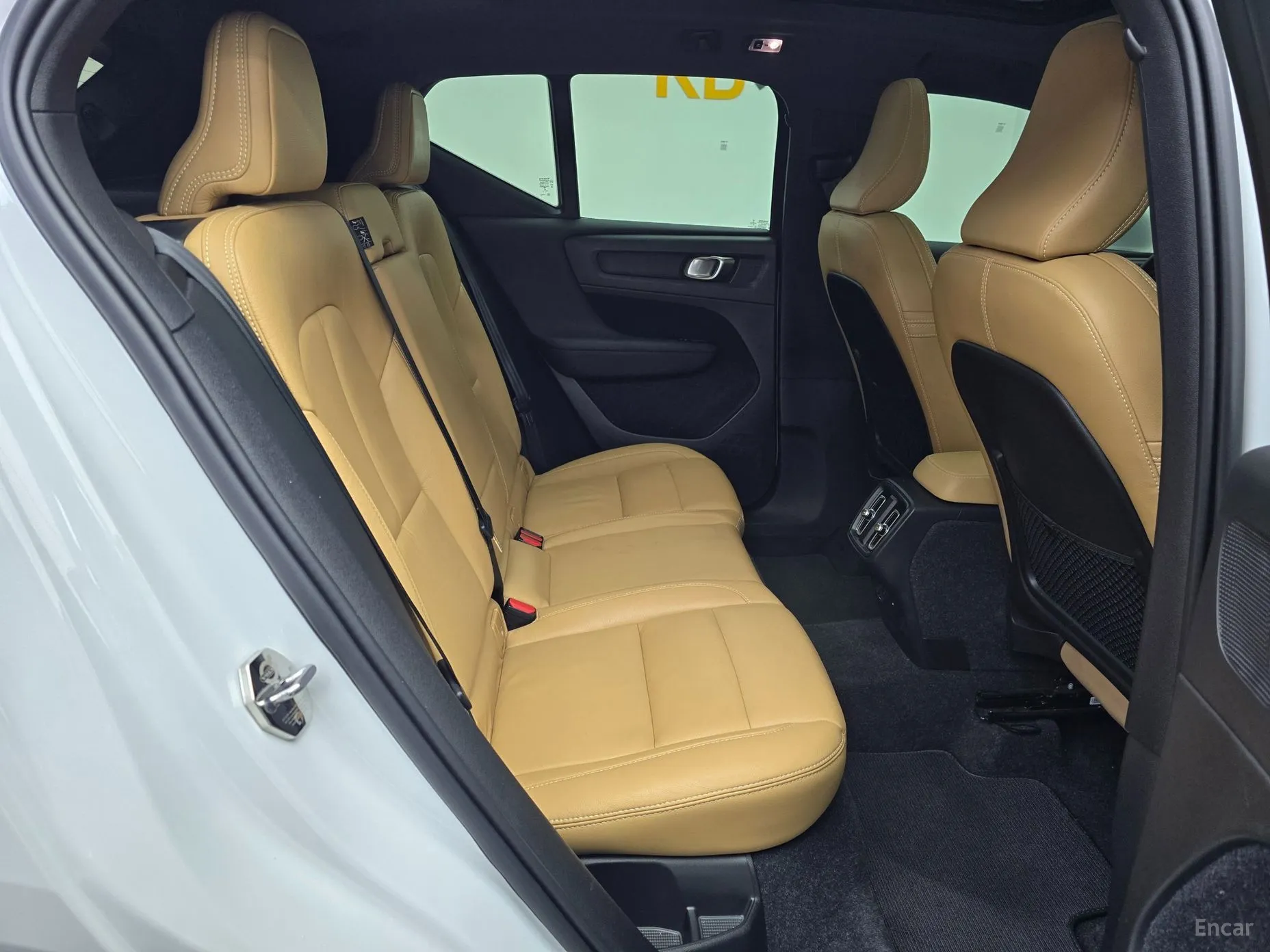 Volvo XC40 превью 11