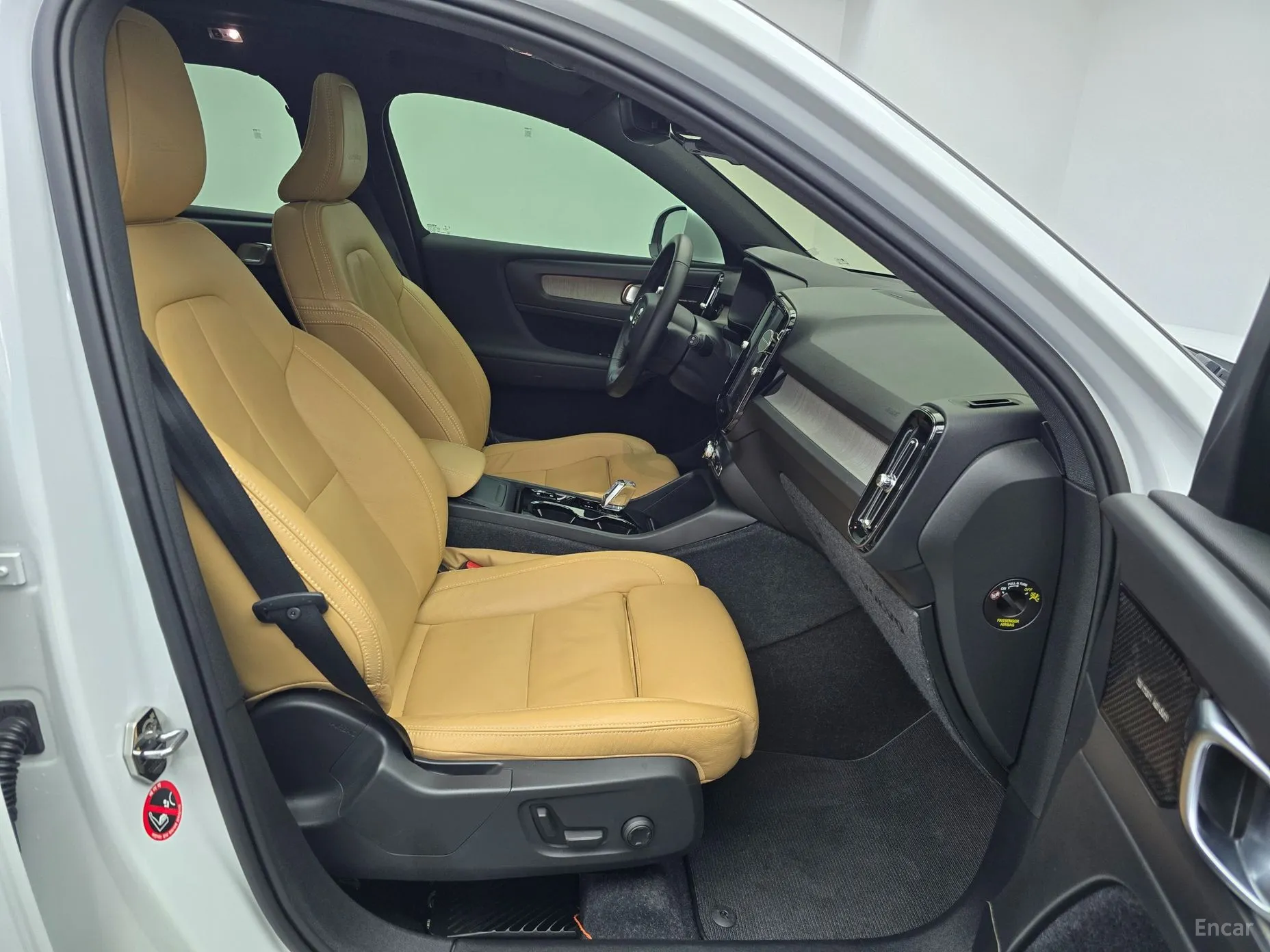 Volvo XC40 превью 12