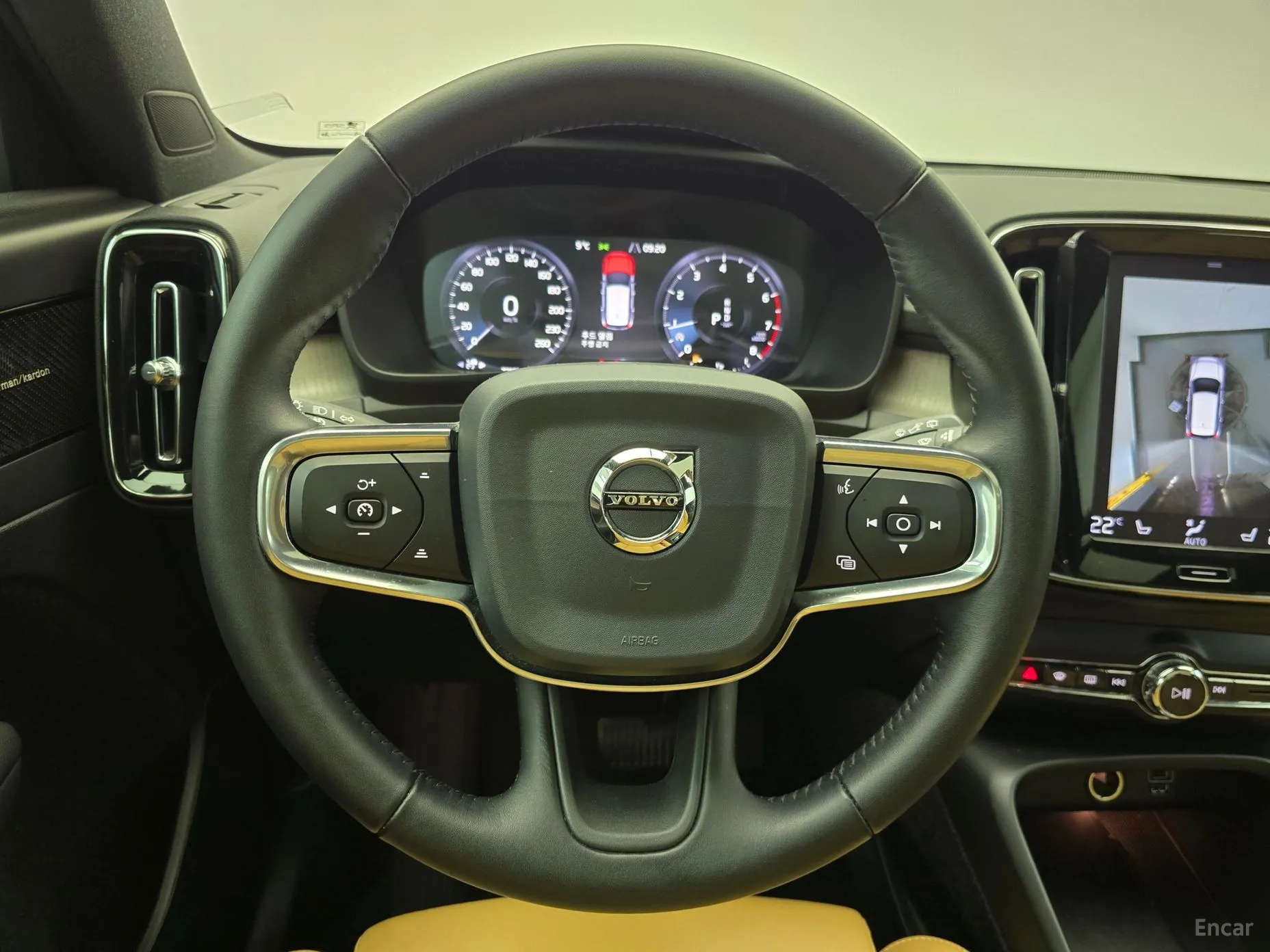 Volvo XC40 превью 13