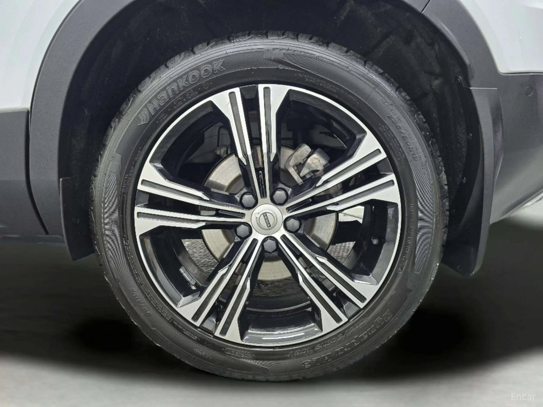 Volvo XC40 превью 5