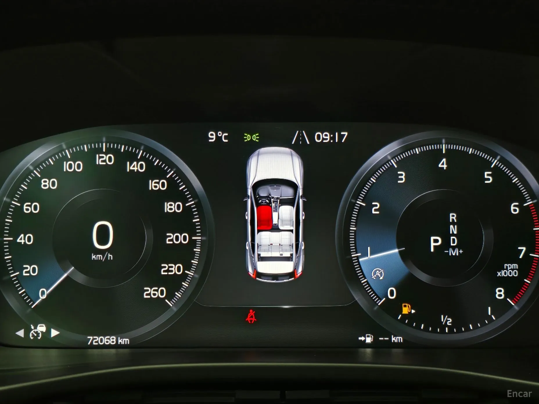 Volvo XC40 превью 8