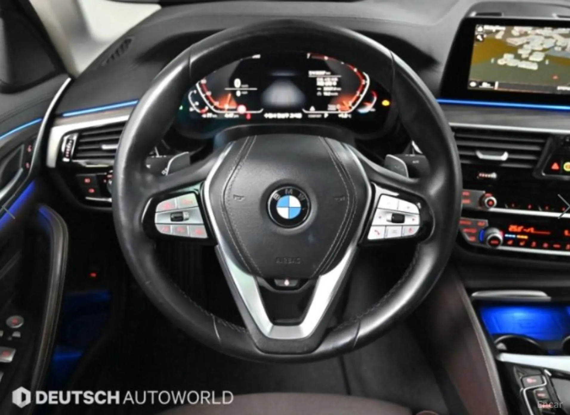 BMW 5 Series (G30) превью 12