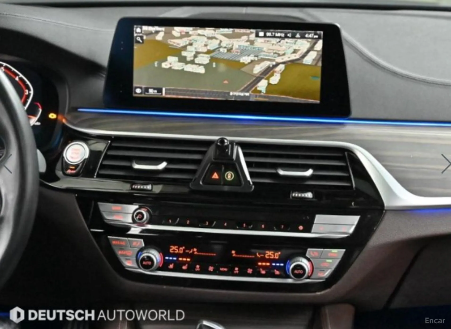 BMW 5 Series (G30) превью 13