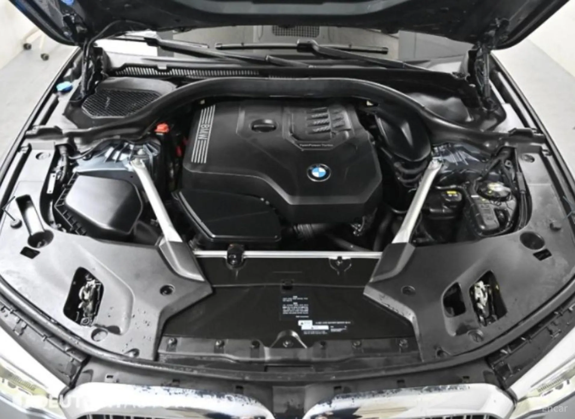 BMW 5 Series (G30) превью 5