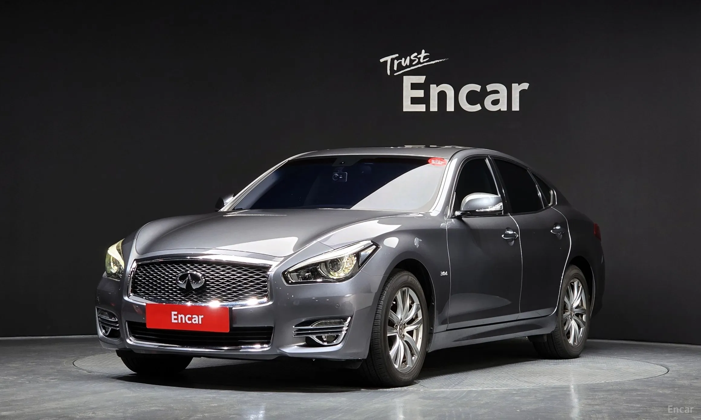 Infiniti Q70