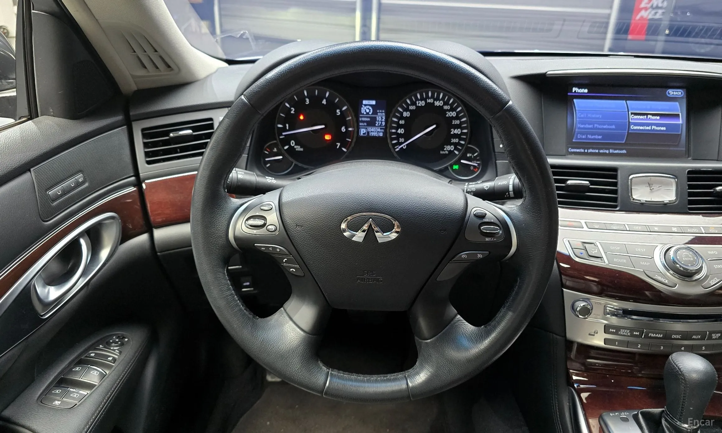 Infiniti Q70 превью 13