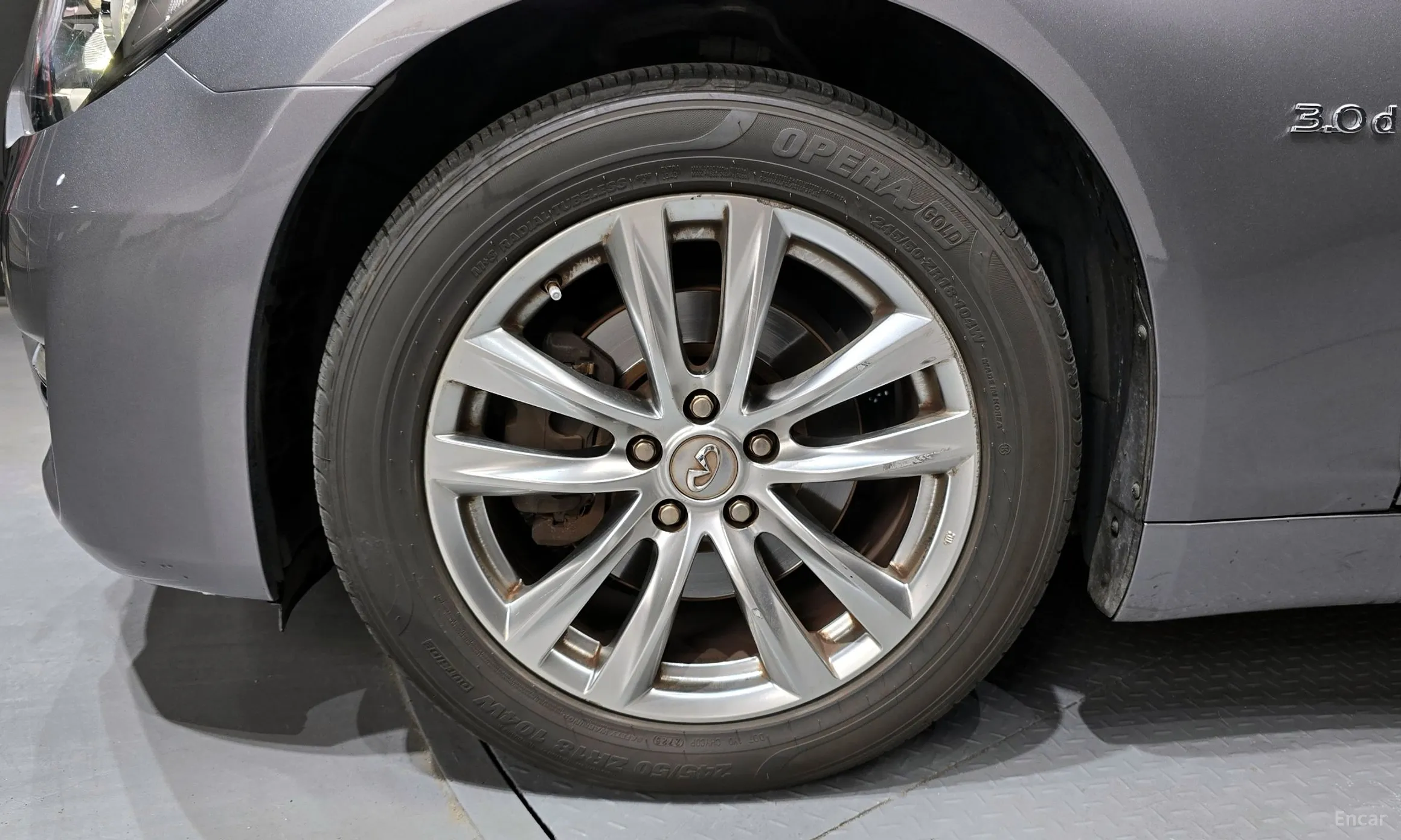 Infiniti Q70 превью 5