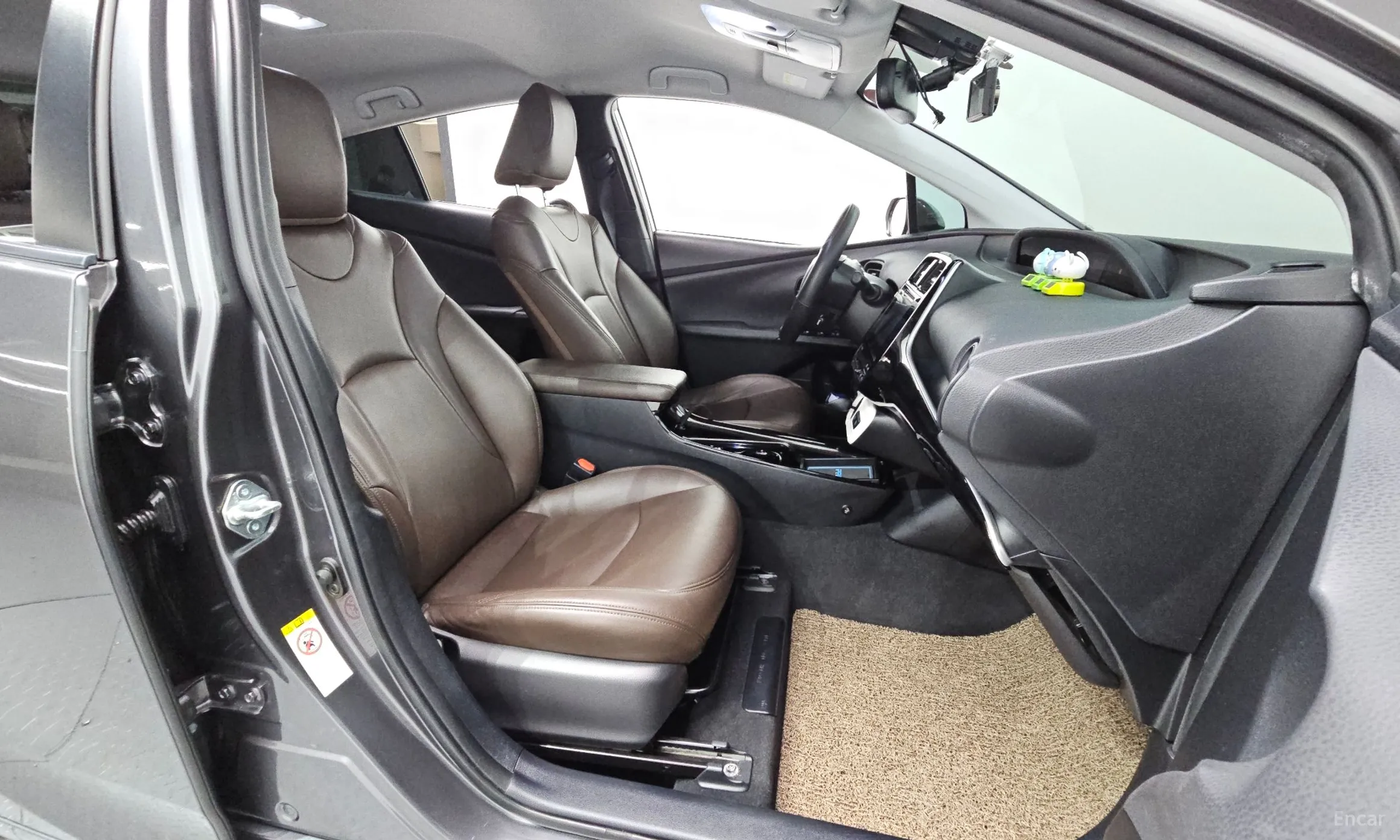 Toyota Prius 4th Generation превью 11