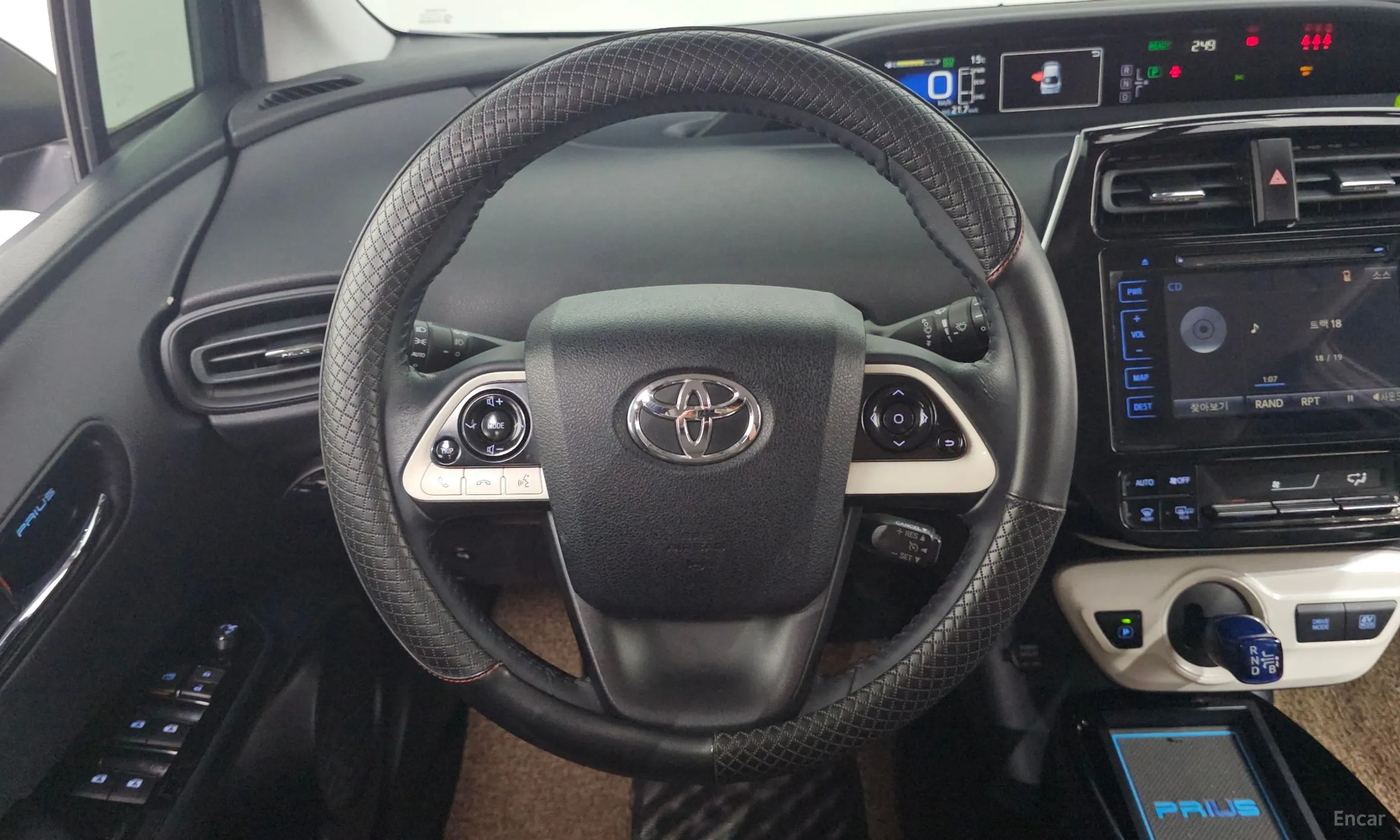 Toyota Prius 4th Generation превью 13