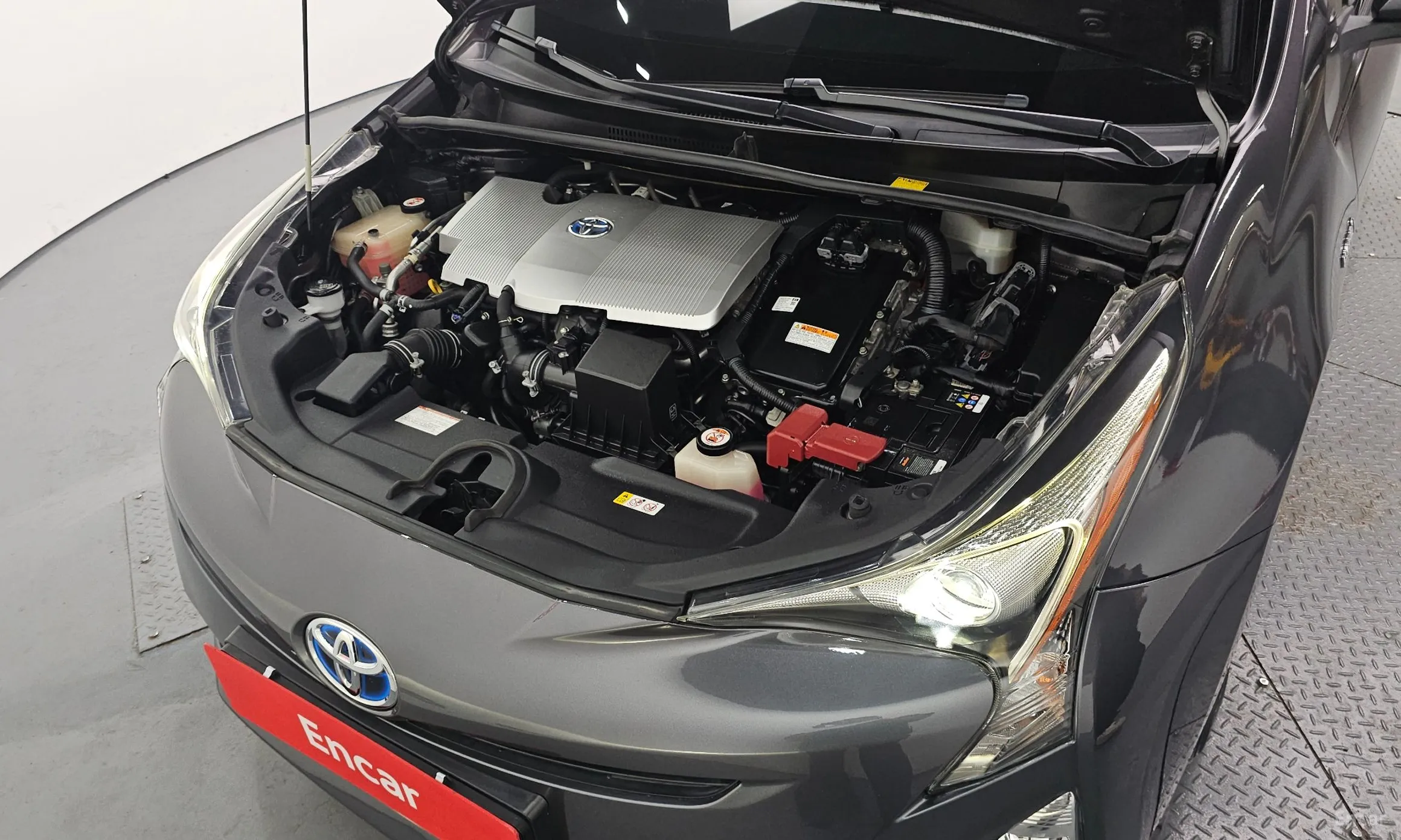 Toyota Prius 4th Generation превью 6