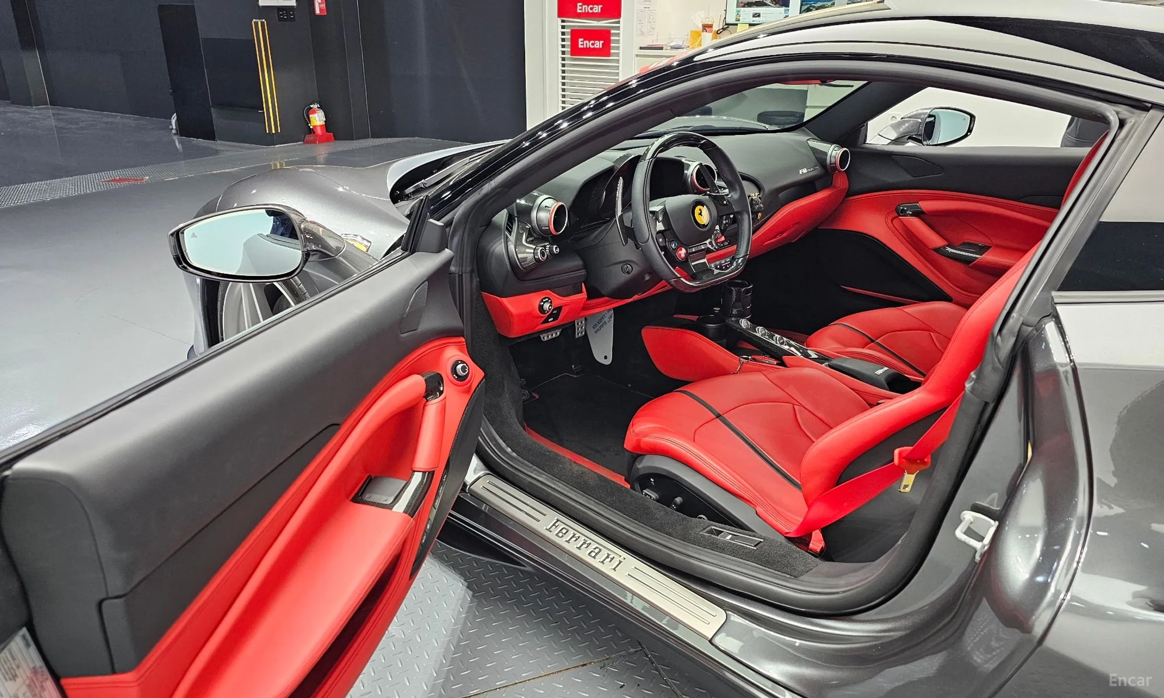 Ferrari F8 Tributo превью 10