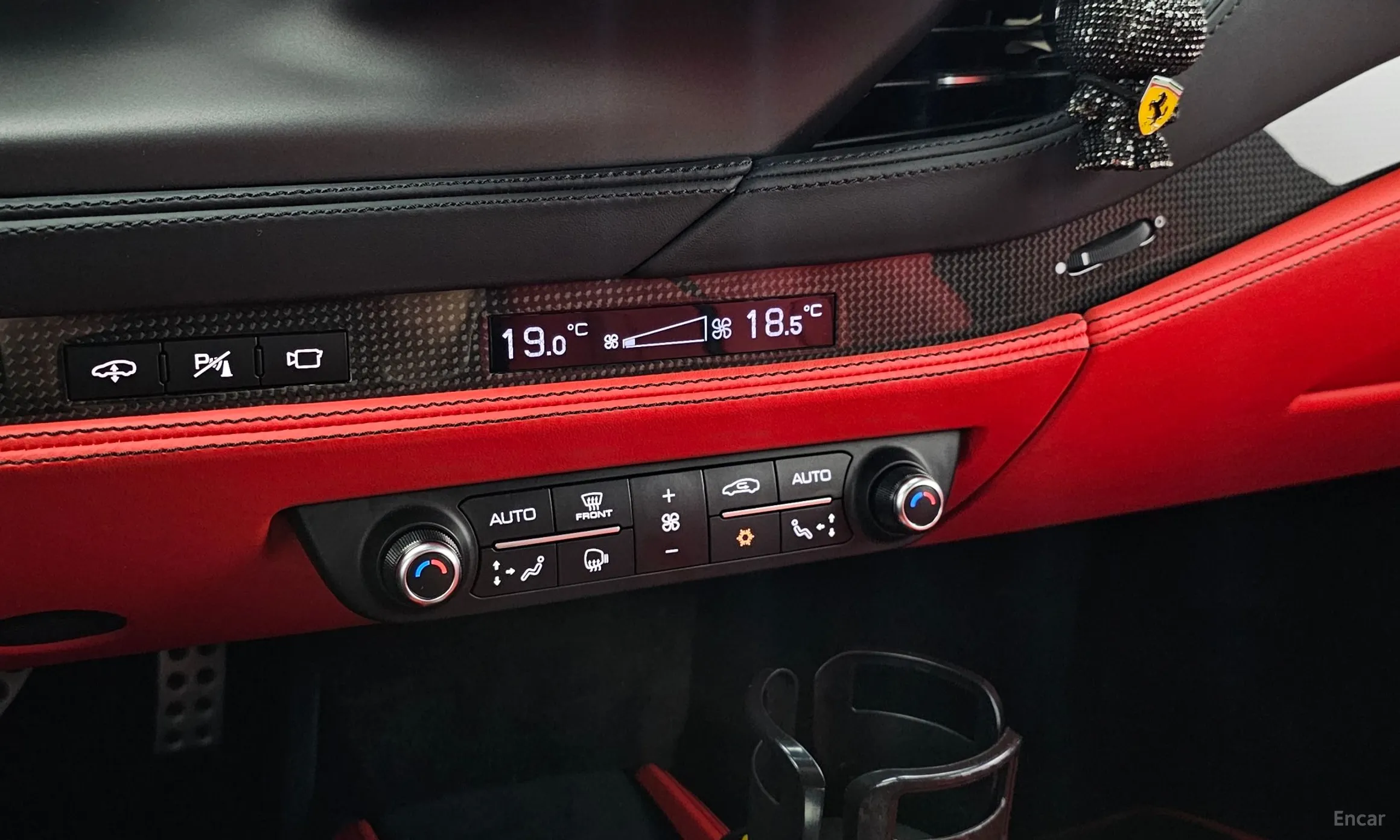 Ferrari F8 Tributo превью 12