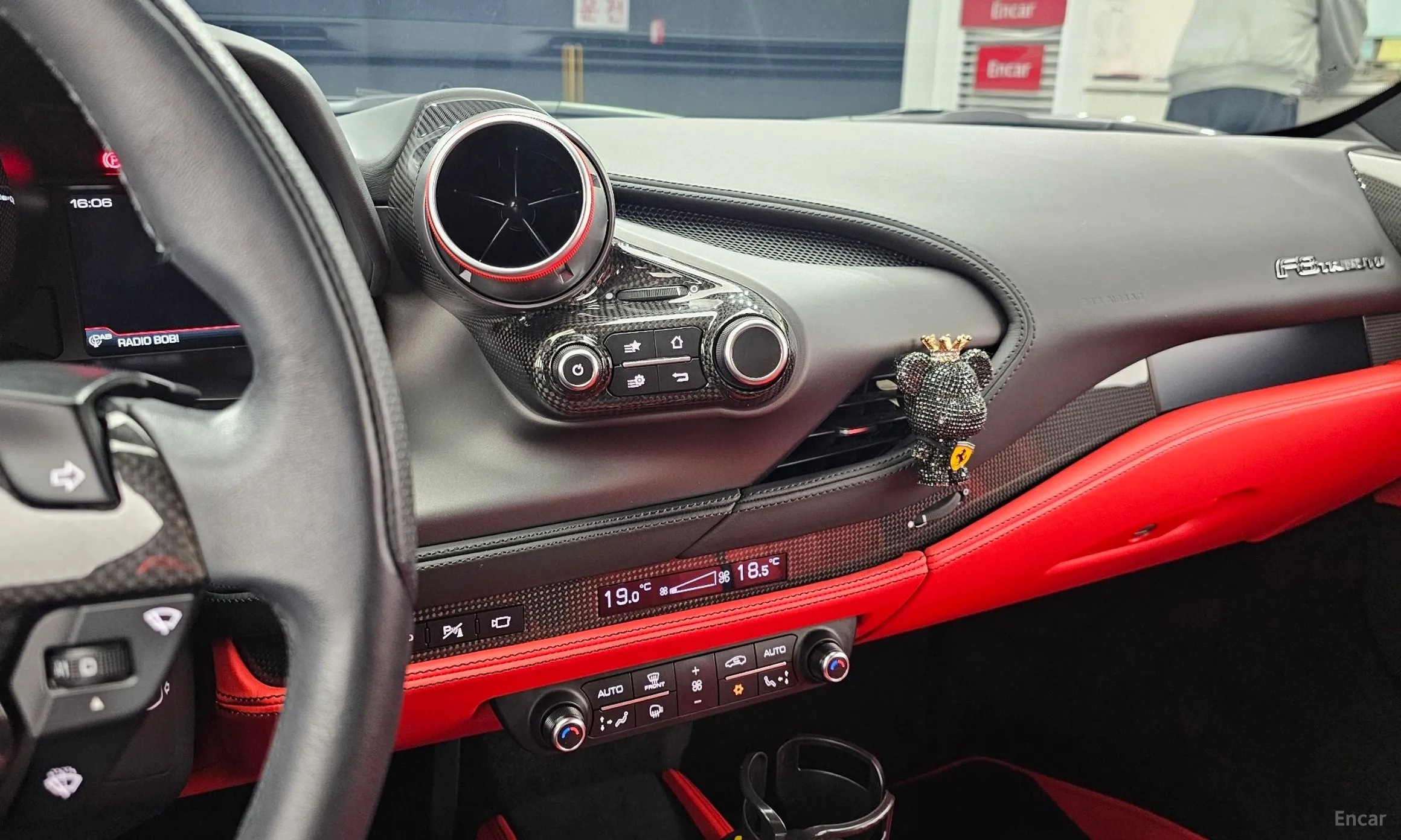 Ferrari F8 Tributo превью 14