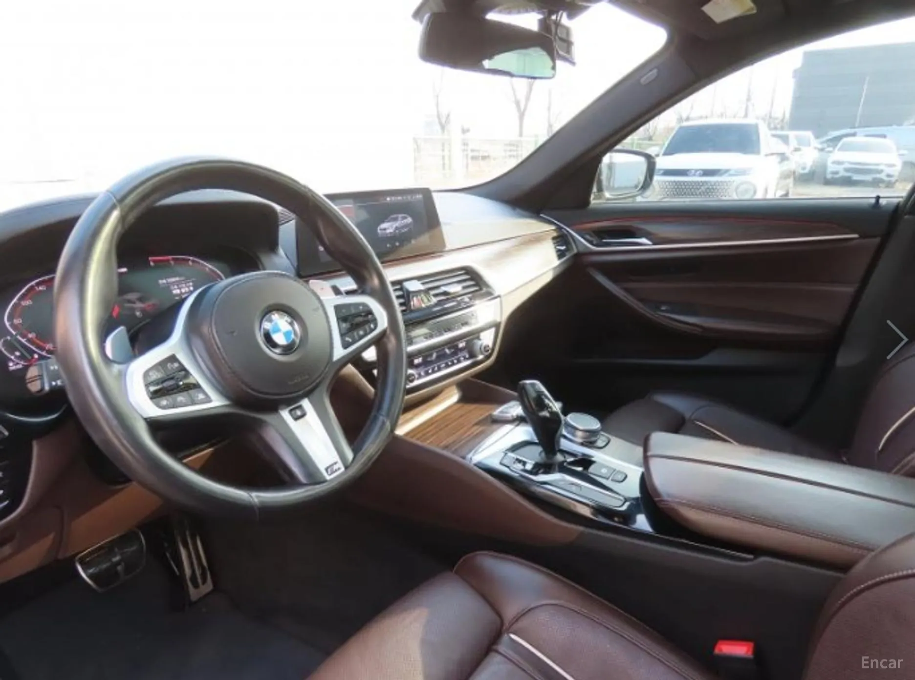 BMW 5 Series (G30) превью 10
