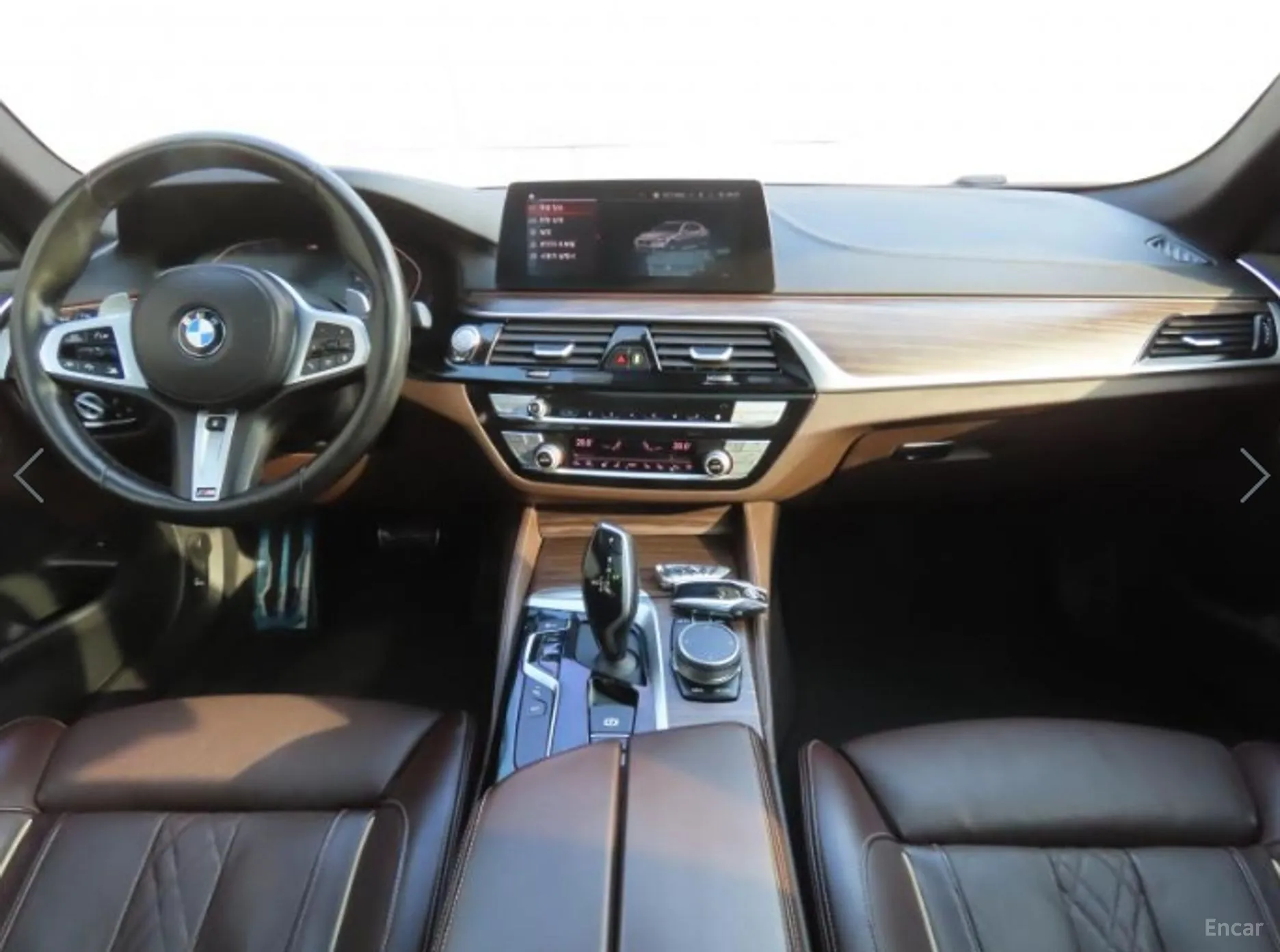 BMW 5 Series (G30) превью 8