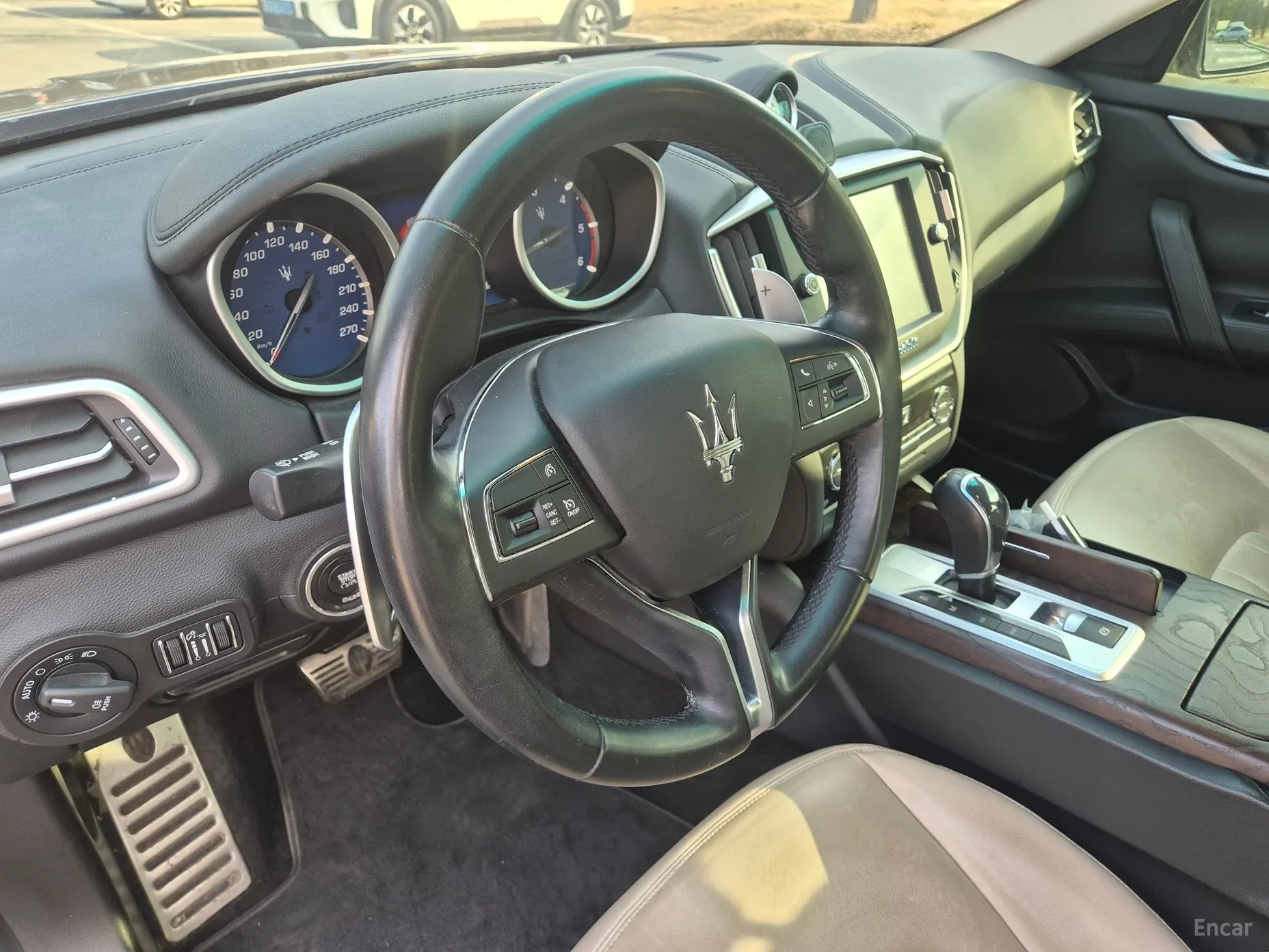 Maserati Ghibli превью 9