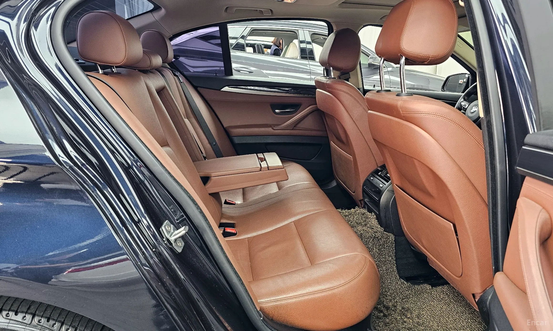 BMW 5 Series (F10) превью 12