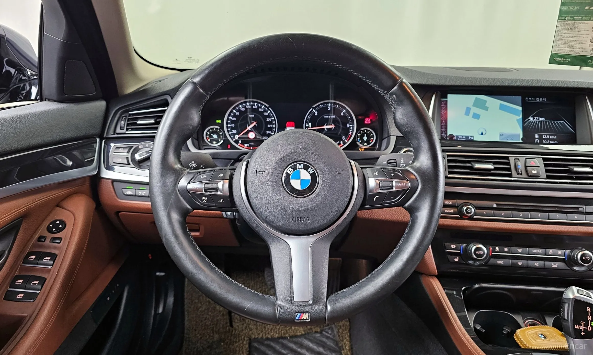 BMW 5 Series (F10) превью 13